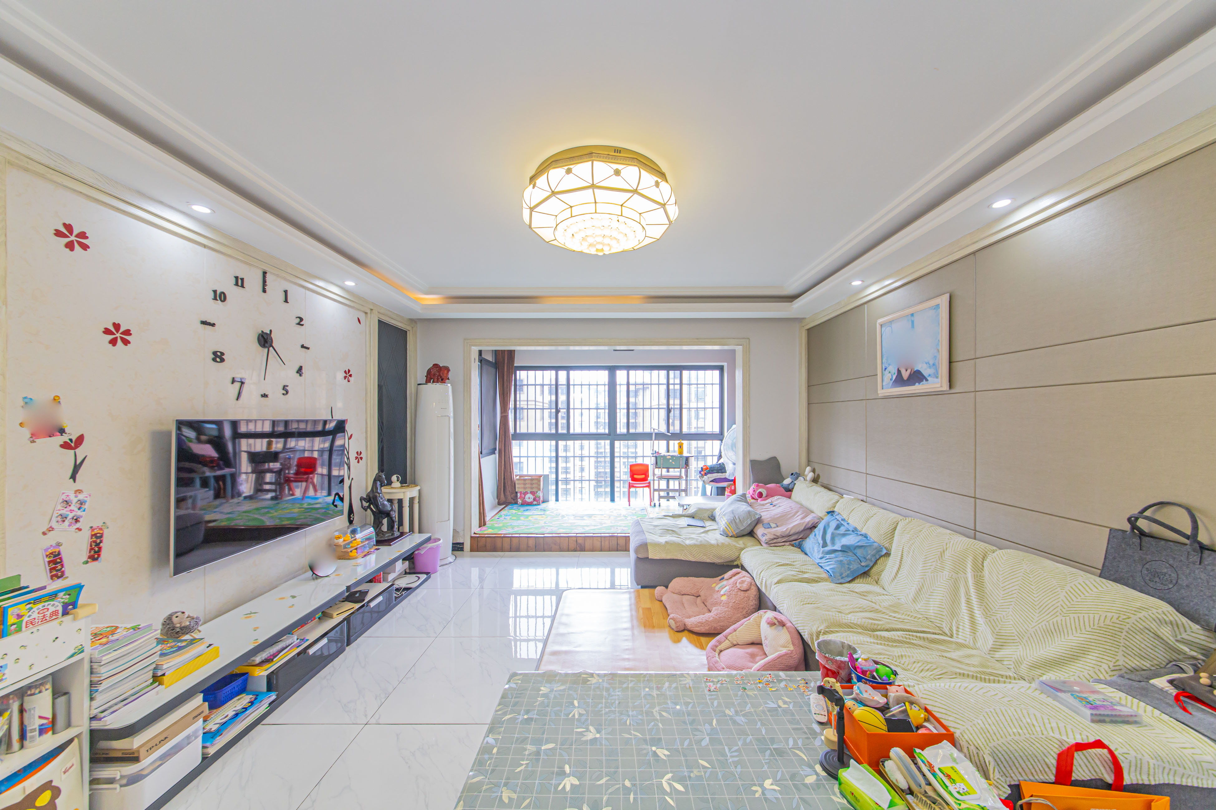 中建芙蓉嘉苑 4室2厅2卫 127.0万 中建芙蓉嘉苑 4室2厅2卫 127.0万客厅