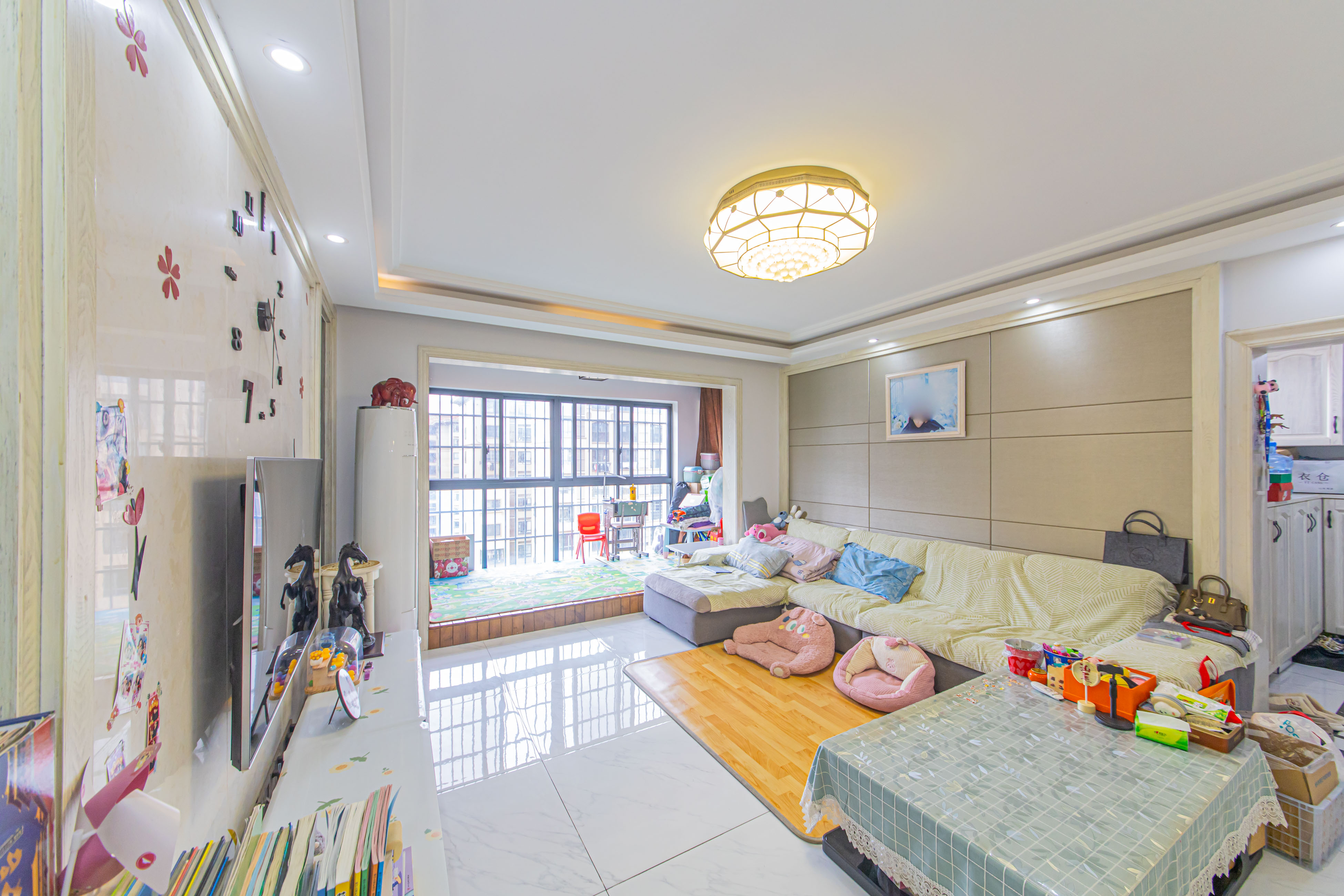 中建芙蓉嘉苑 4室2厅2卫 127.0万 中建芙蓉嘉苑 4室2厅2卫 127.0万客厅