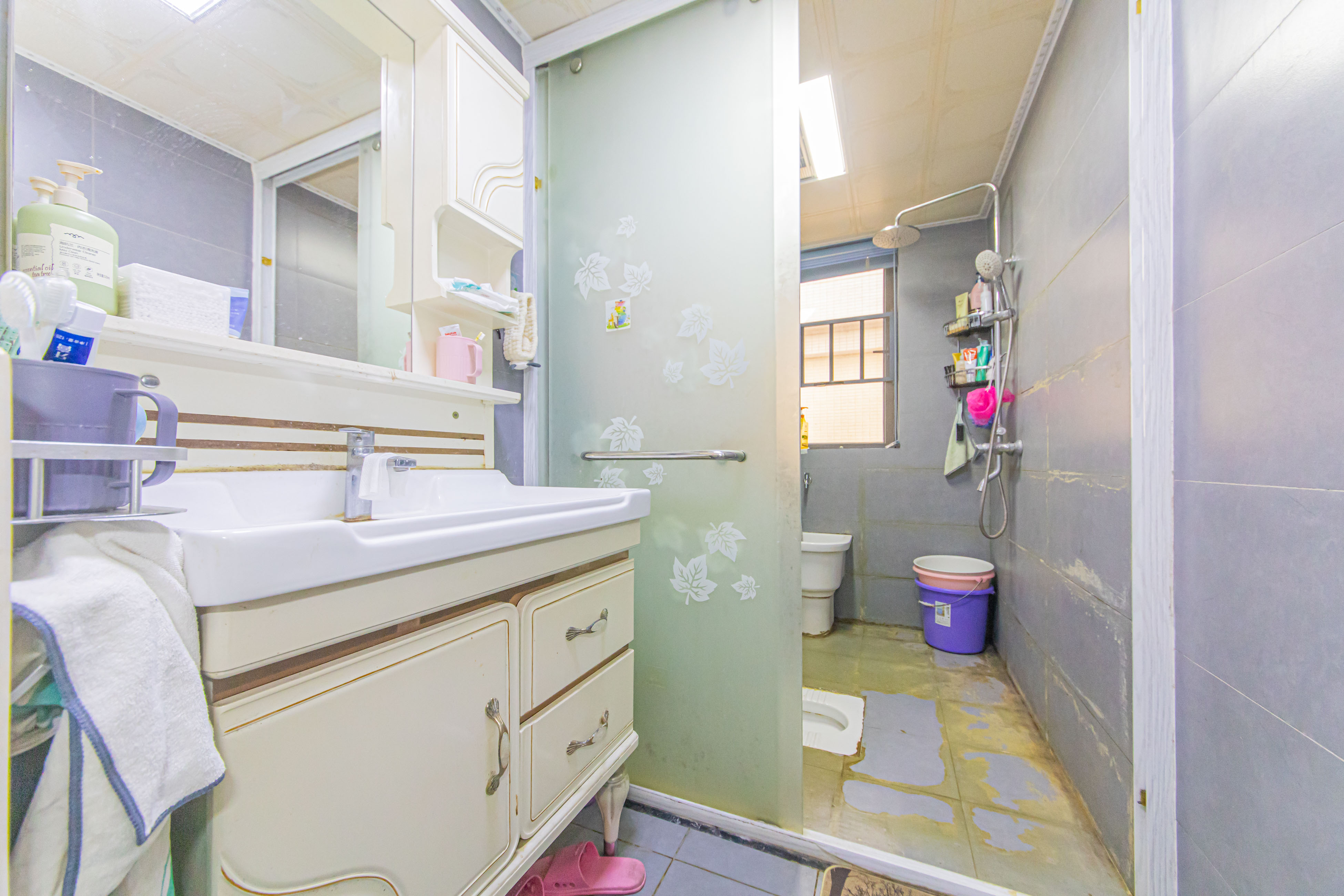 中建芙蓉嘉苑 4室2厅2卫 127.0万 中建芙蓉嘉苑 4室2厅2卫 127.0万卫生间