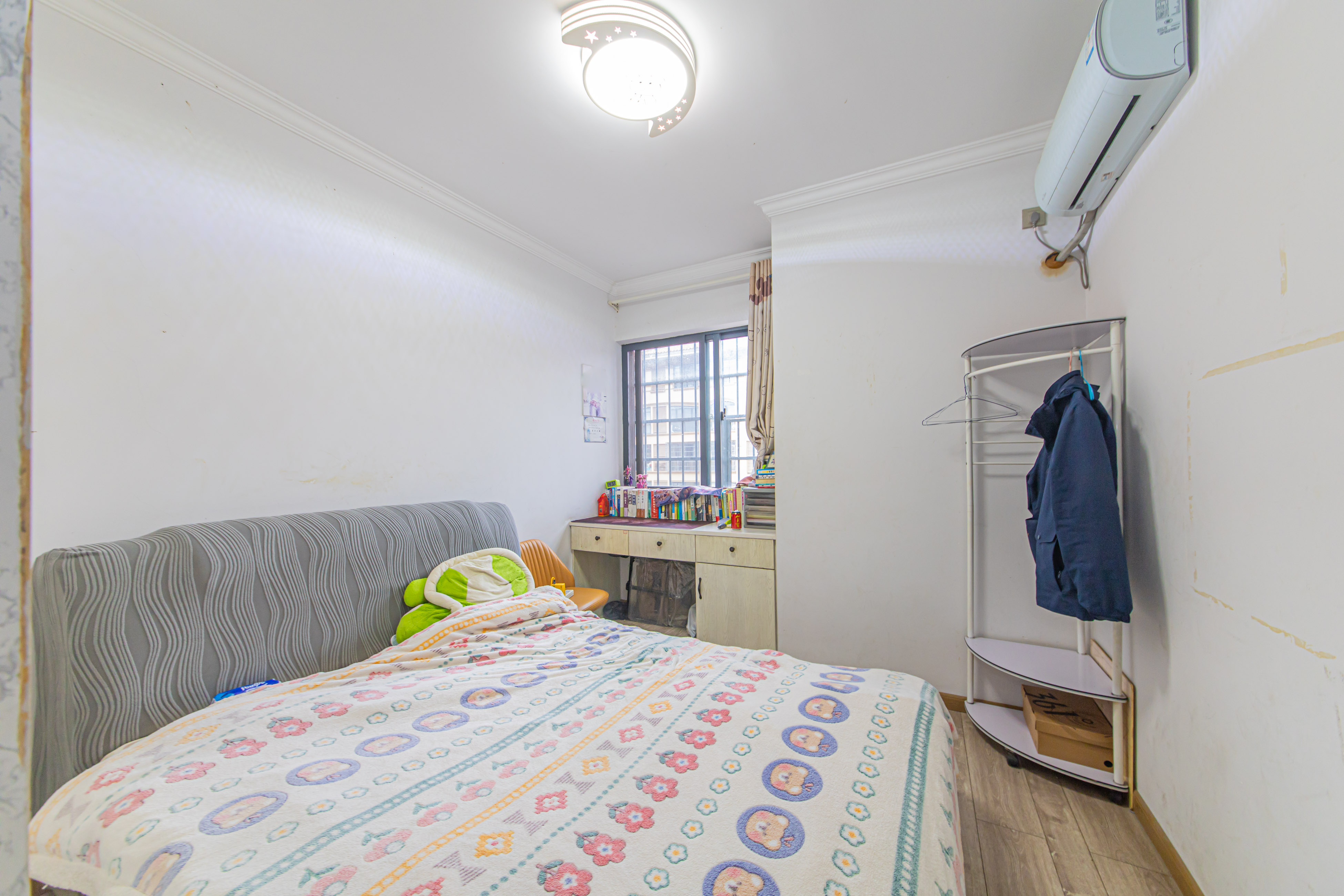 中建芙蓉嘉苑 4室2厅2卫 127.0万 中建芙蓉嘉苑 4室2厅2卫 127.0万卧室