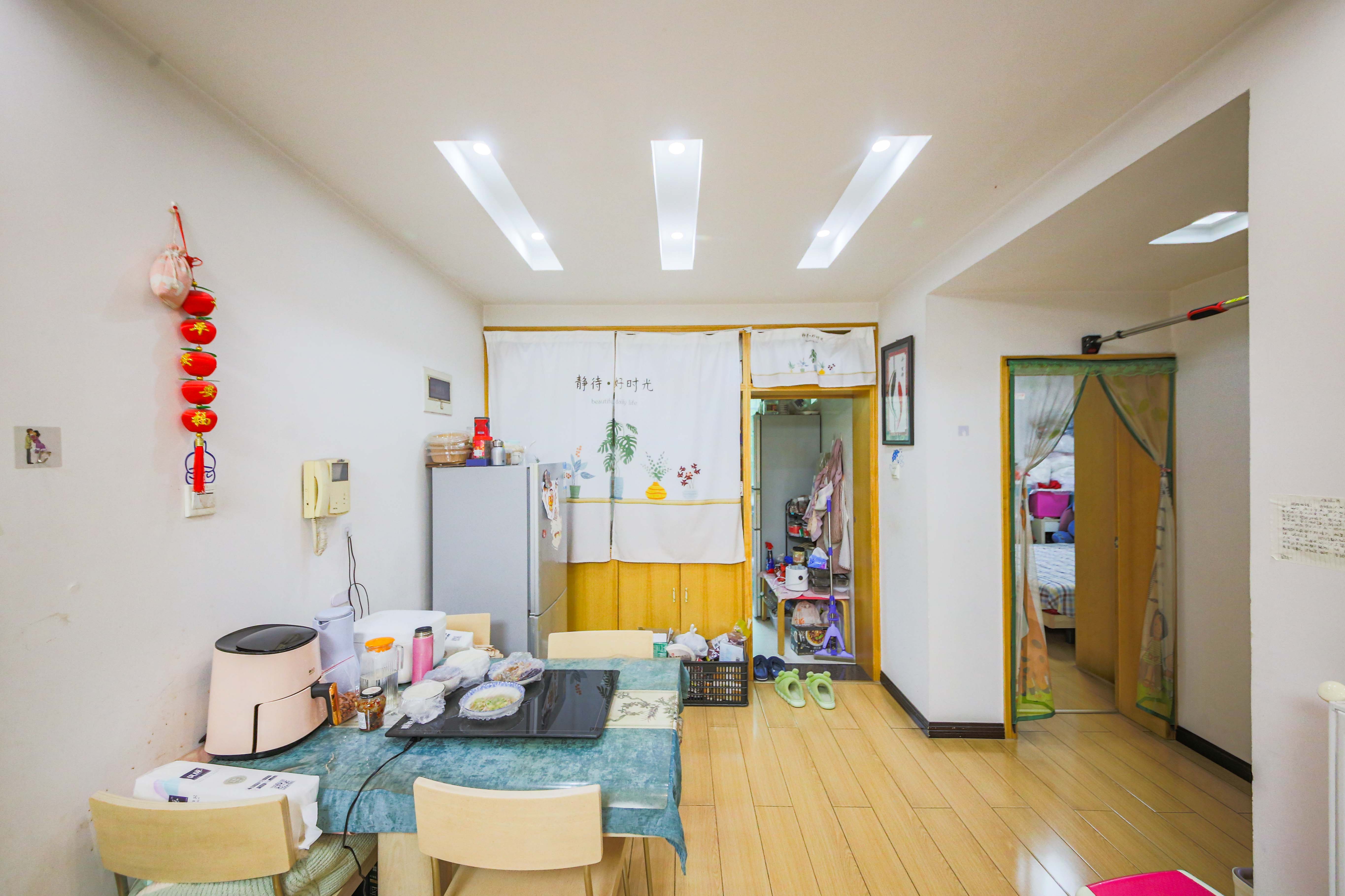 柠檬丽都  2室2厅1卫   75.00万客厅