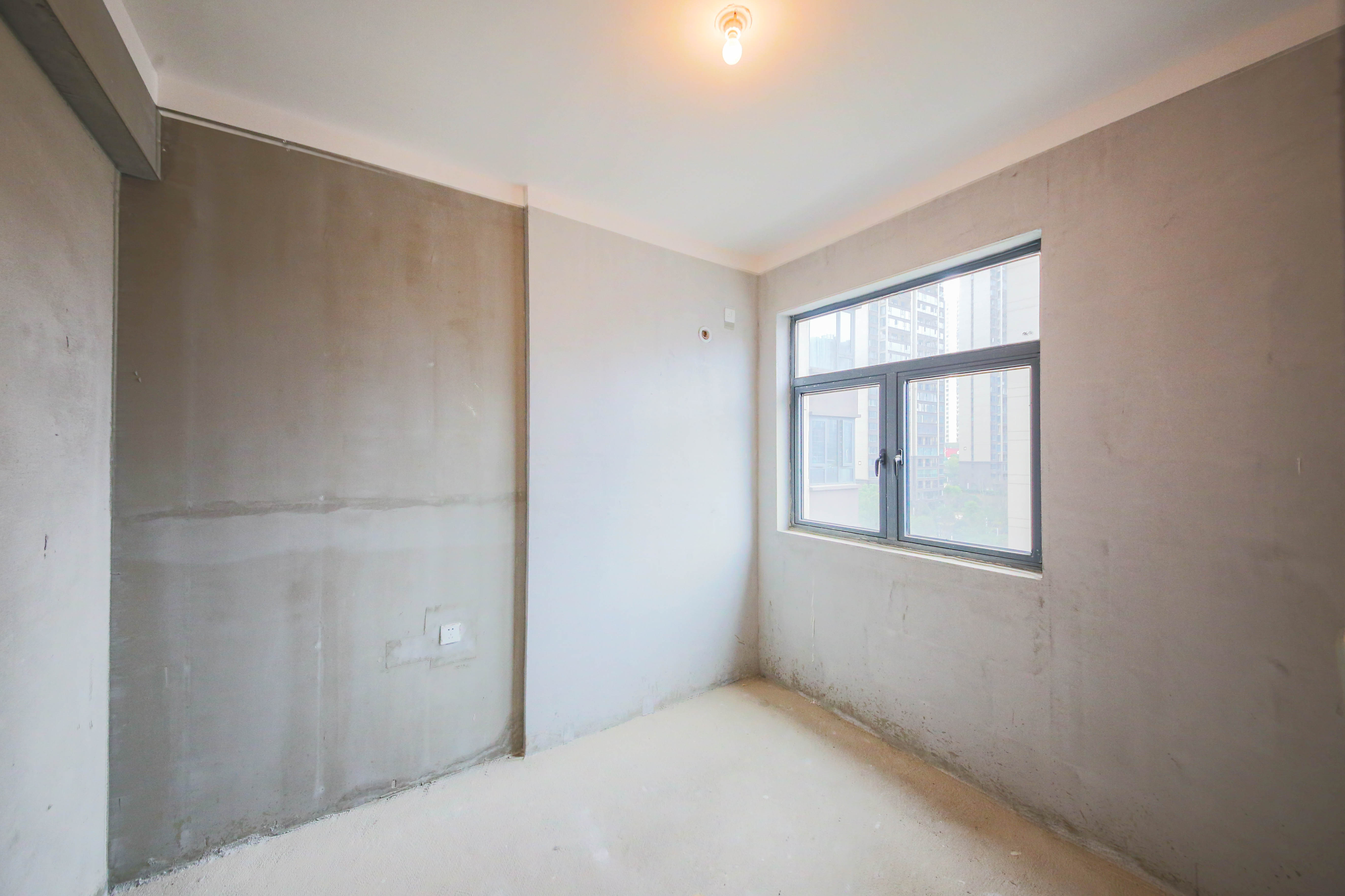 中建钰和城  4室2厅2卫   175.00万卧室