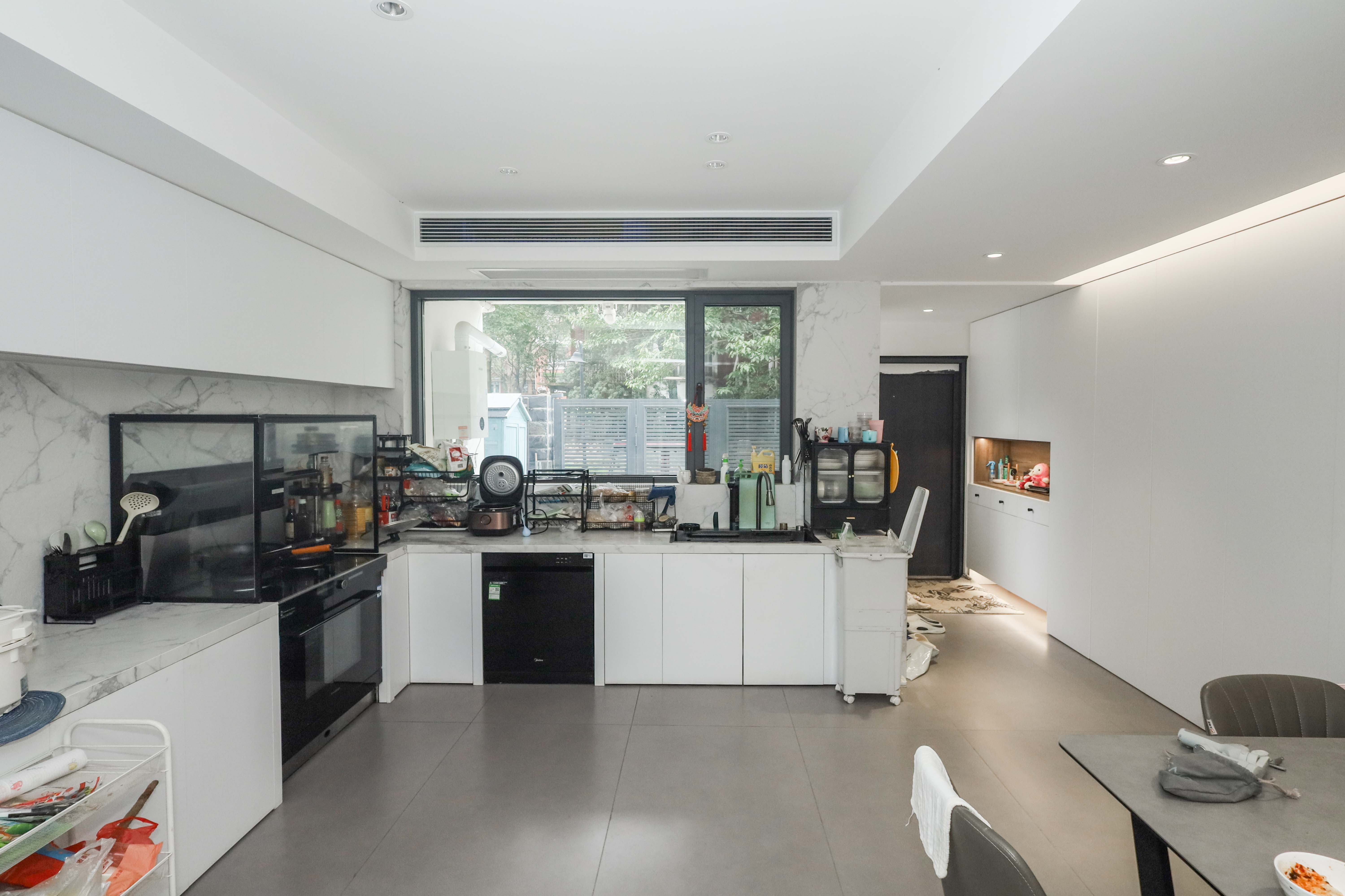 山水英伦 5室2厅3卫 348.0万 山水英伦 5室2厅3卫 348.0万厨房