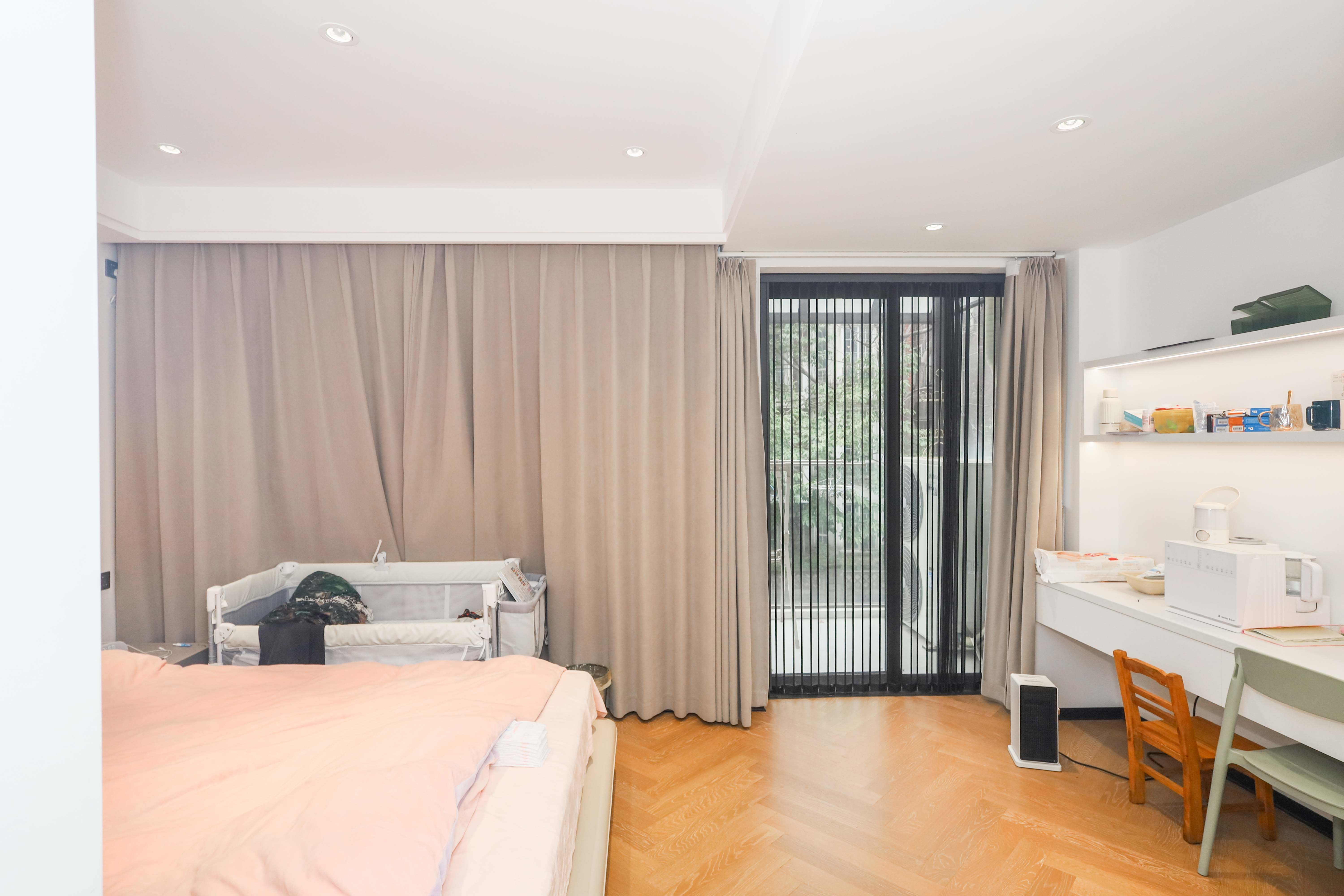 山水英伦 5室2厅3卫 348.0万 山水英伦 5室2厅3卫 348.0万卧室