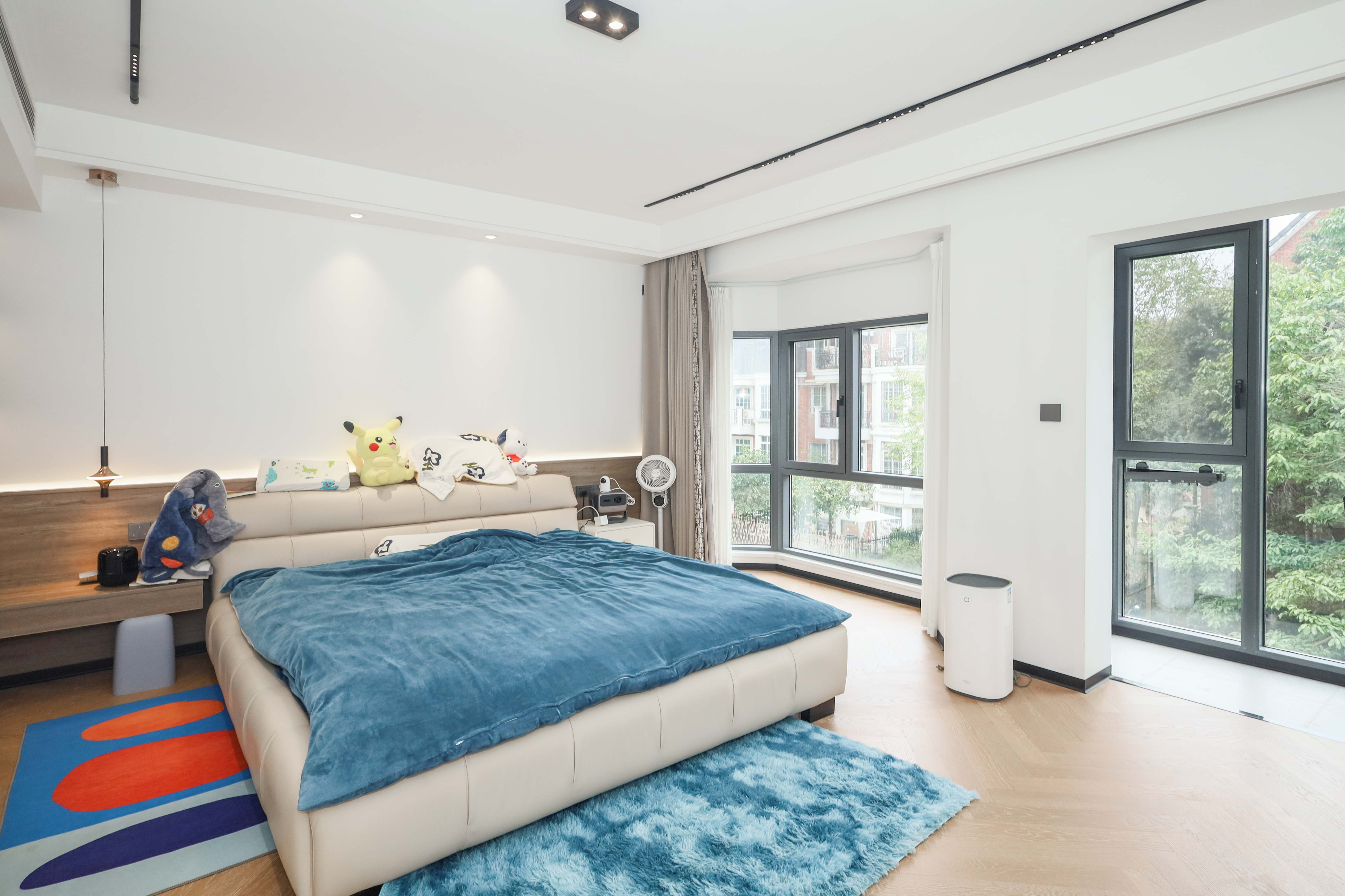 山水英伦 5室2厅3卫 348.0万 山水英伦 5室2厅3卫 348.0万卧室