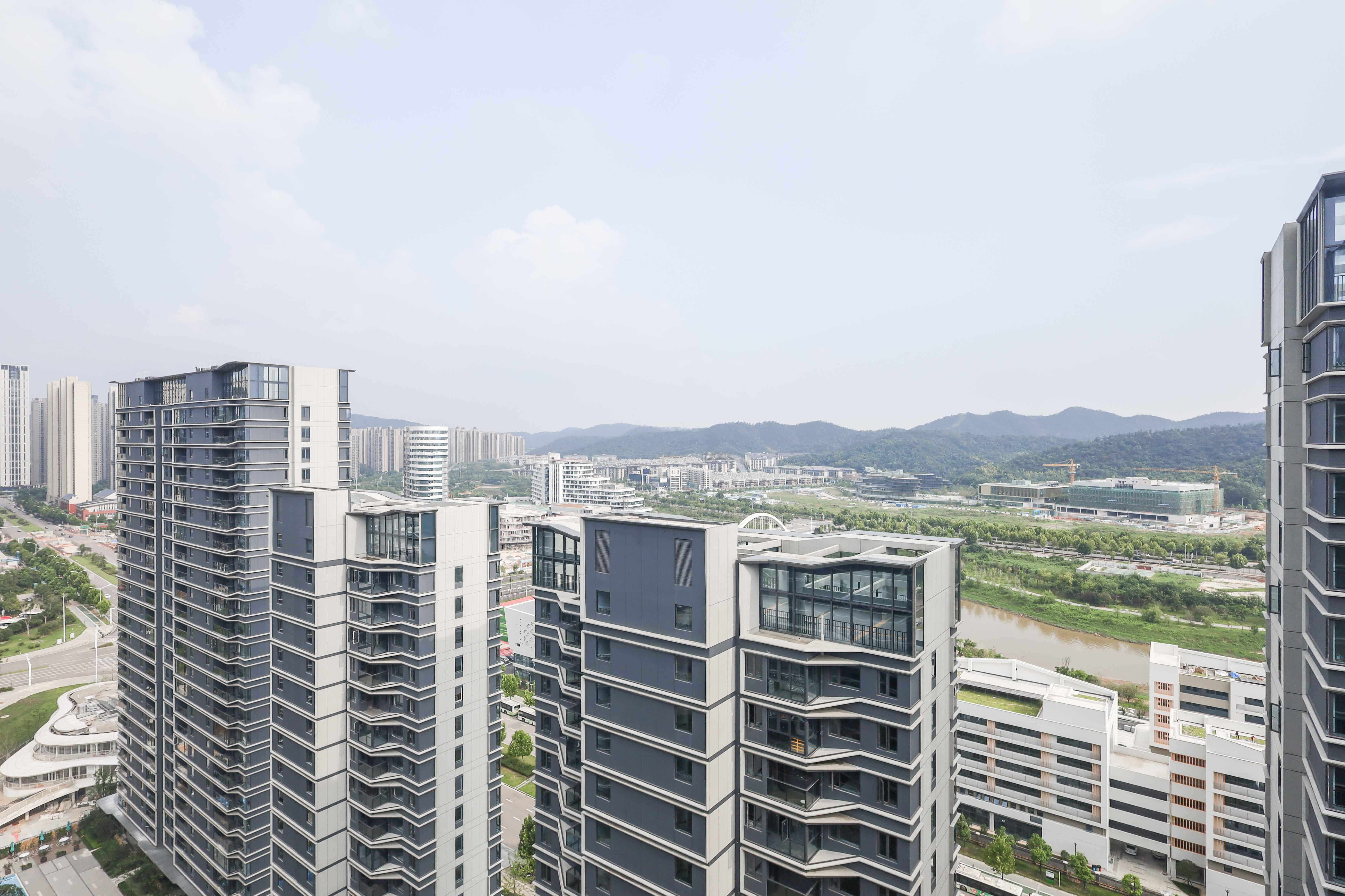 绿城招商桂语雲峯  4室2厅3卫   500.00万阳台