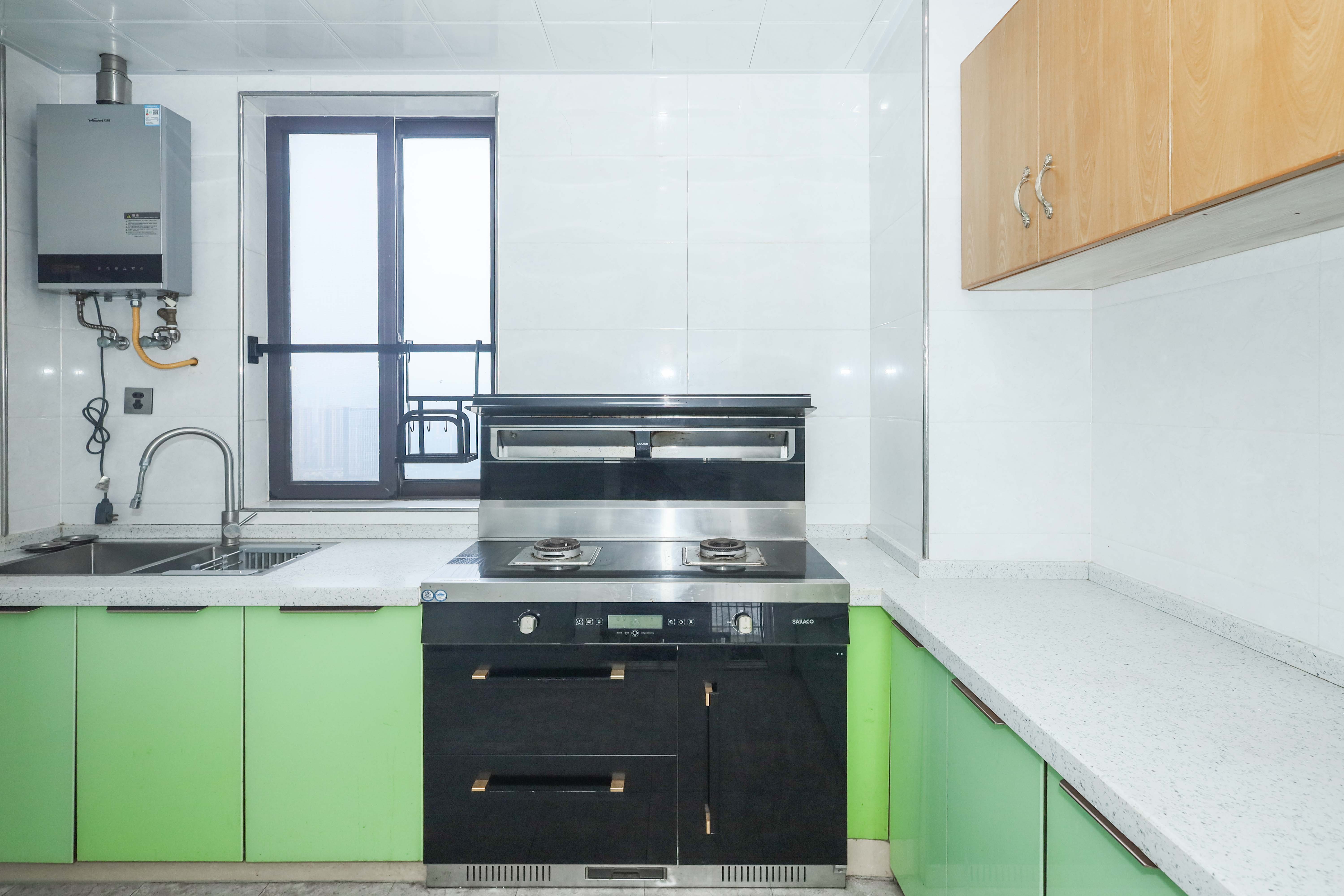 保利麓谷林语E区  4室2厅2卫    106.0万 保利麓谷林语E区  4室2厅2卫    106.0万厨房