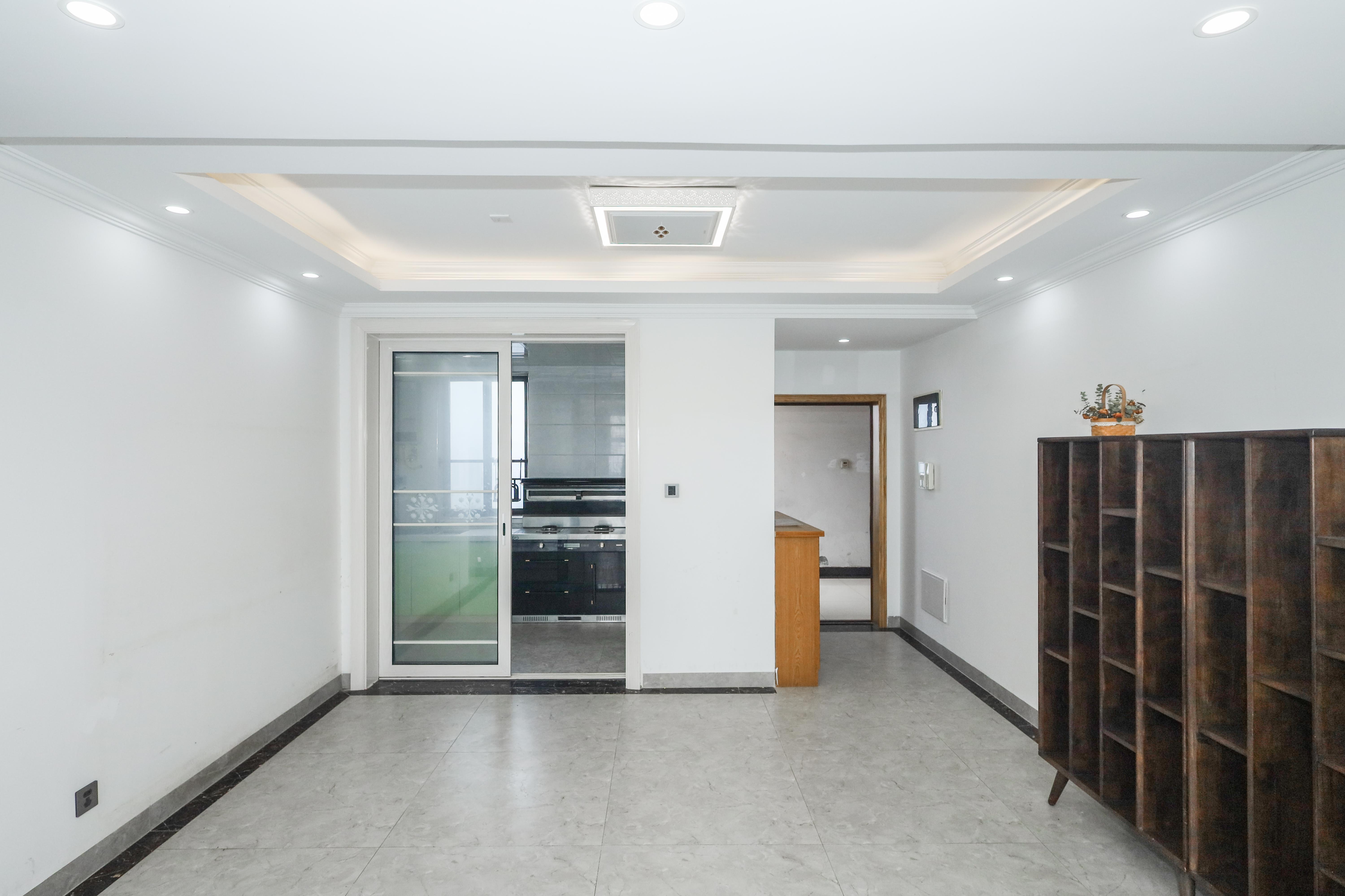 保利麓谷林语E区  4室2厅2卫    106.0万 保利麓谷林语E区  4室2厅2卫    106.0万客厅