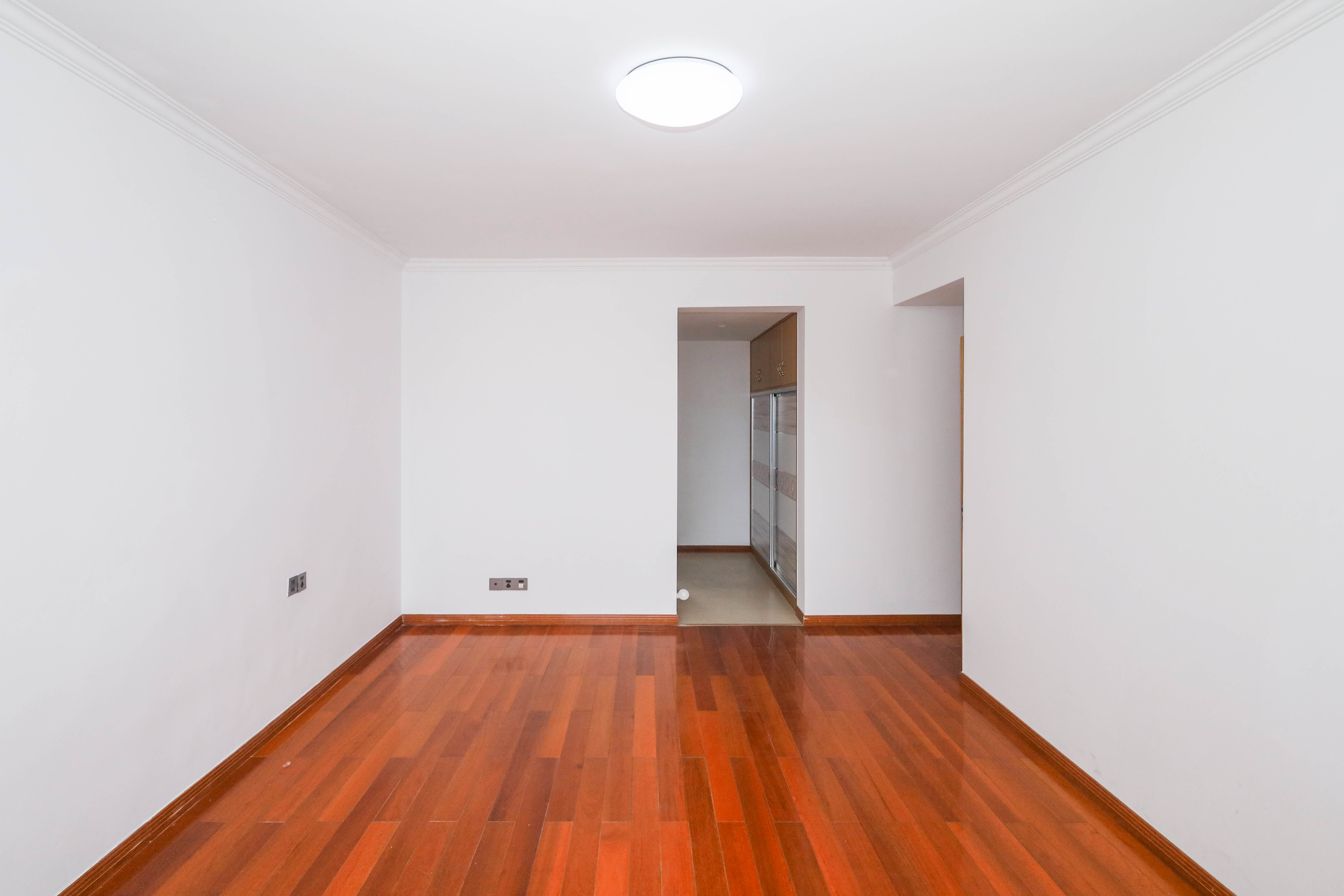 保利麓谷林语E区  4室2厅2卫    106.0万 保利麓谷林语E区  4室2厅2卫    106.0万卧室