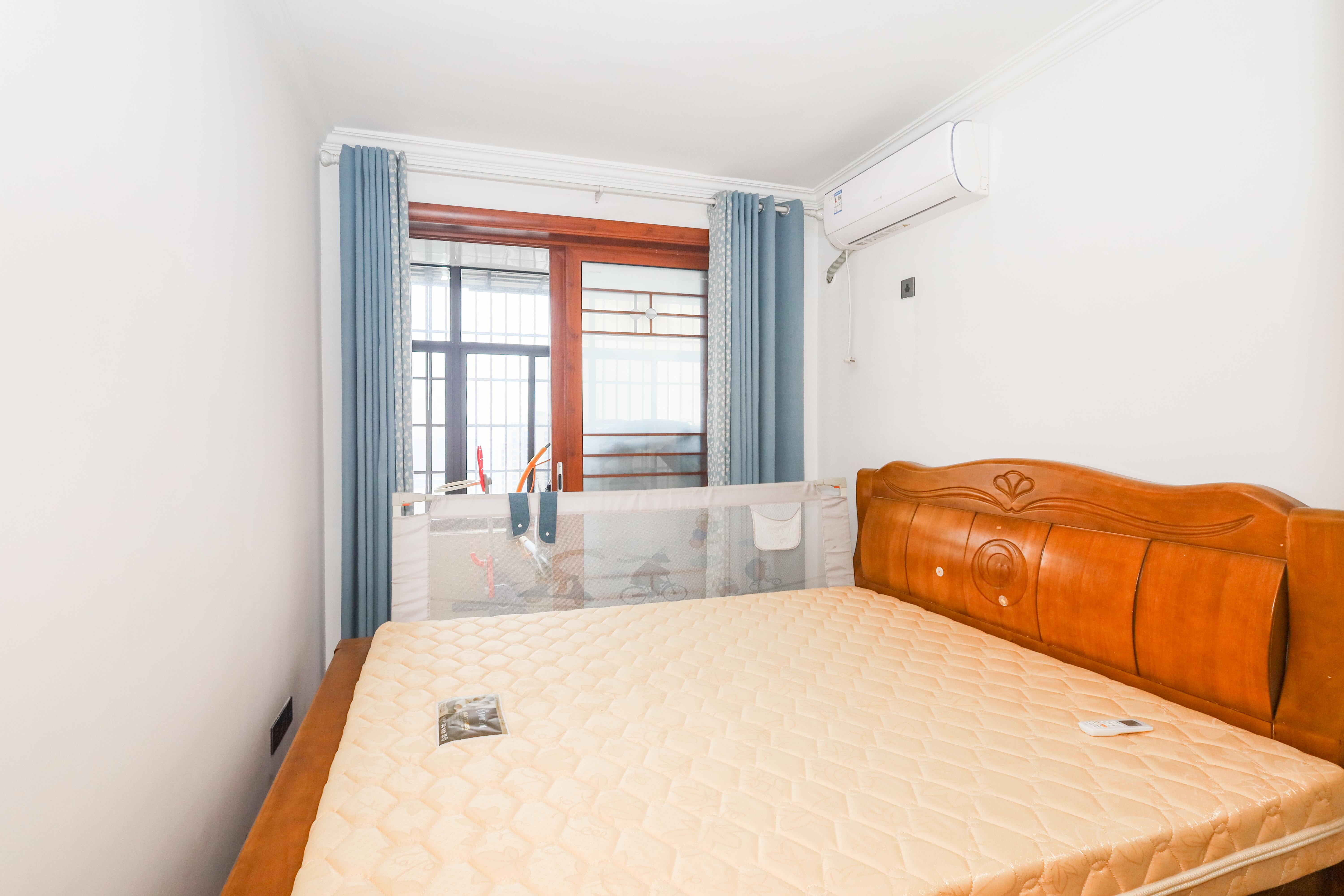 保利麓谷林语E区  4室2厅2卫    106.0万 保利麓谷林语E区  4室2厅2卫    106.0万卧室