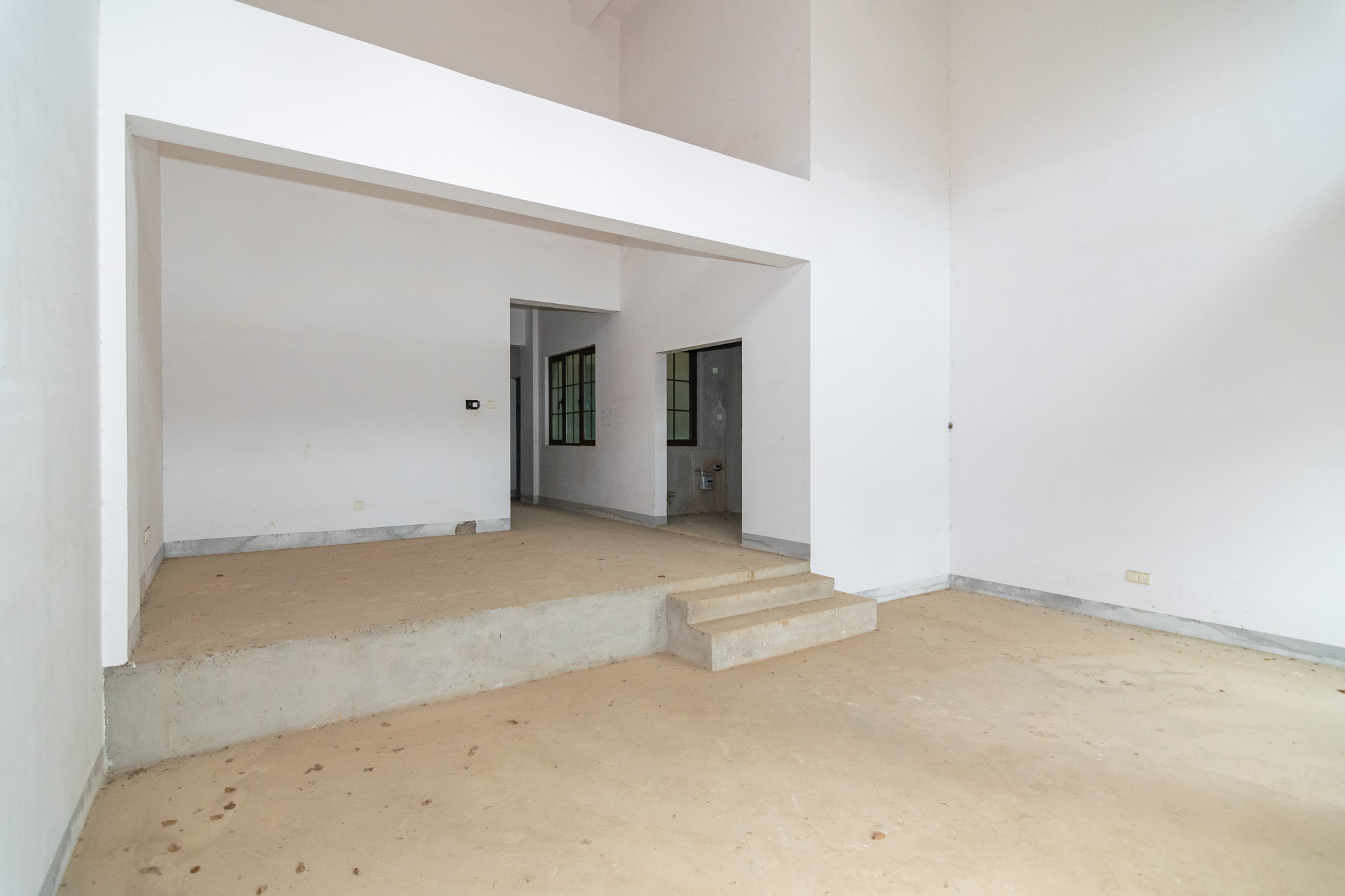 金地三千府(金地湖山樾、金地自在城) 5室2厅3卫 410.0万 金地三千府(金地湖山樾、金地自在城) 5室2厅3卫 410.0万客厅