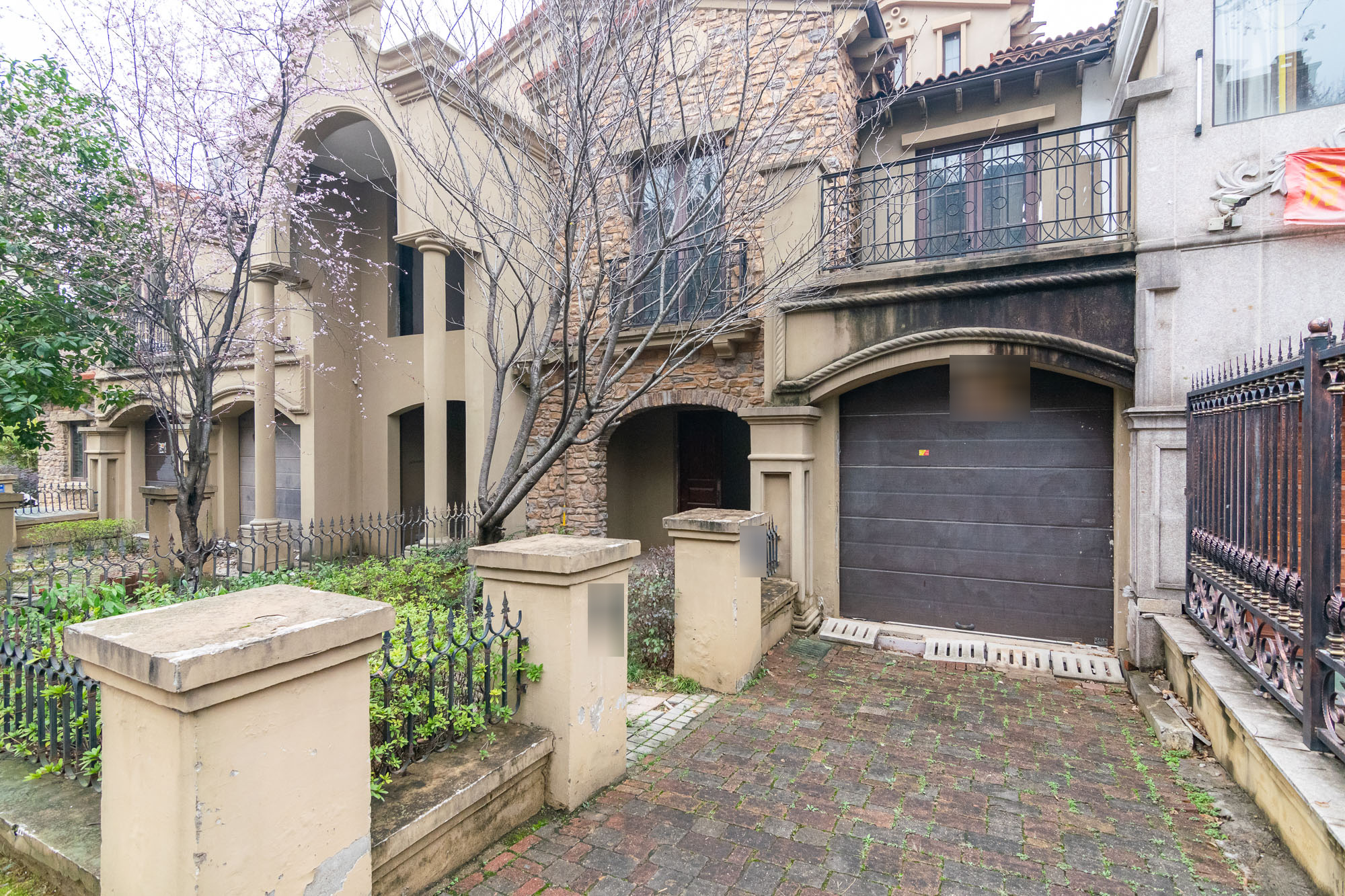 金地三千府(金地湖山樾、金地自在城) 5室2厅3卫 410.0万 金地三千府(金地湖山樾、金地自在城) 5室2厅3卫 410.0万其他