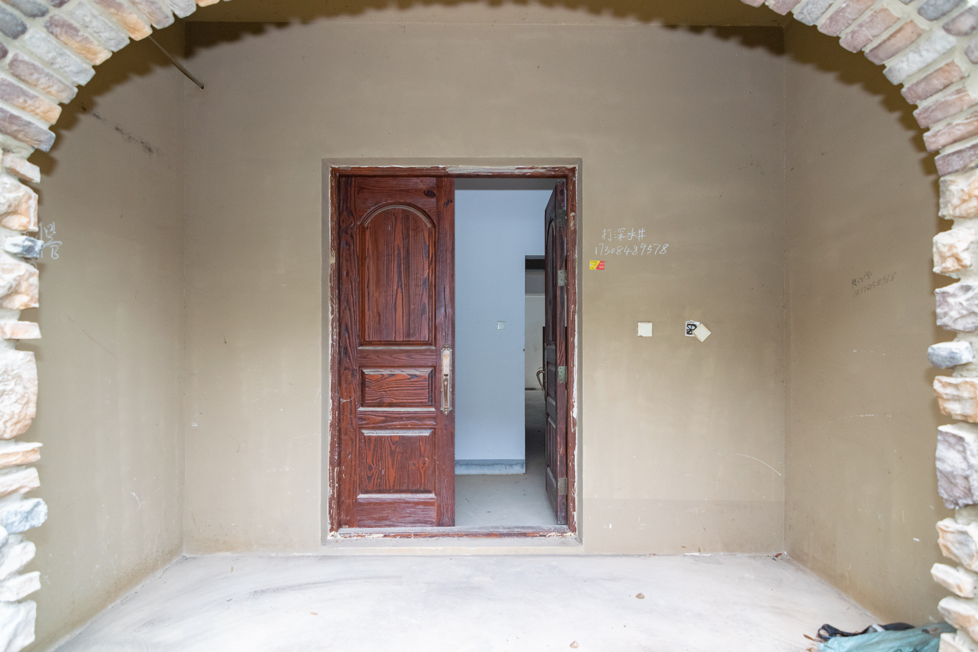 金地三千府(金地湖山樾、金地自在城) 5室2厅3卫 410.0万 金地三千府(金地湖山樾、金地自在城) 5室2厅3卫 410.0万其他