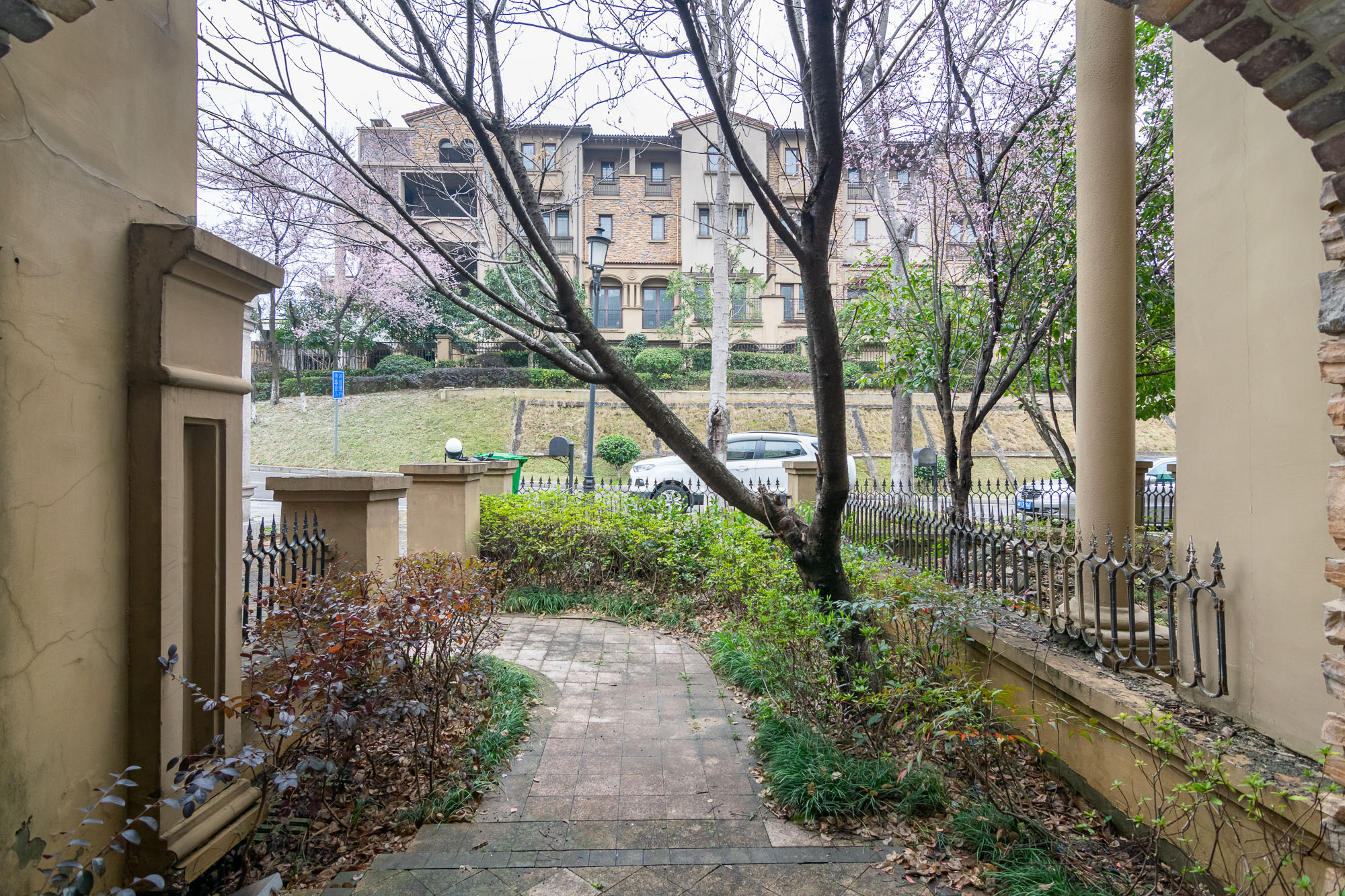 金地三千府(金地湖山樾、金地自在城) 5室2厅3卫 410.0万 金地三千府(金地湖山樾、金地自在城) 5室2厅3卫 410.0万其他