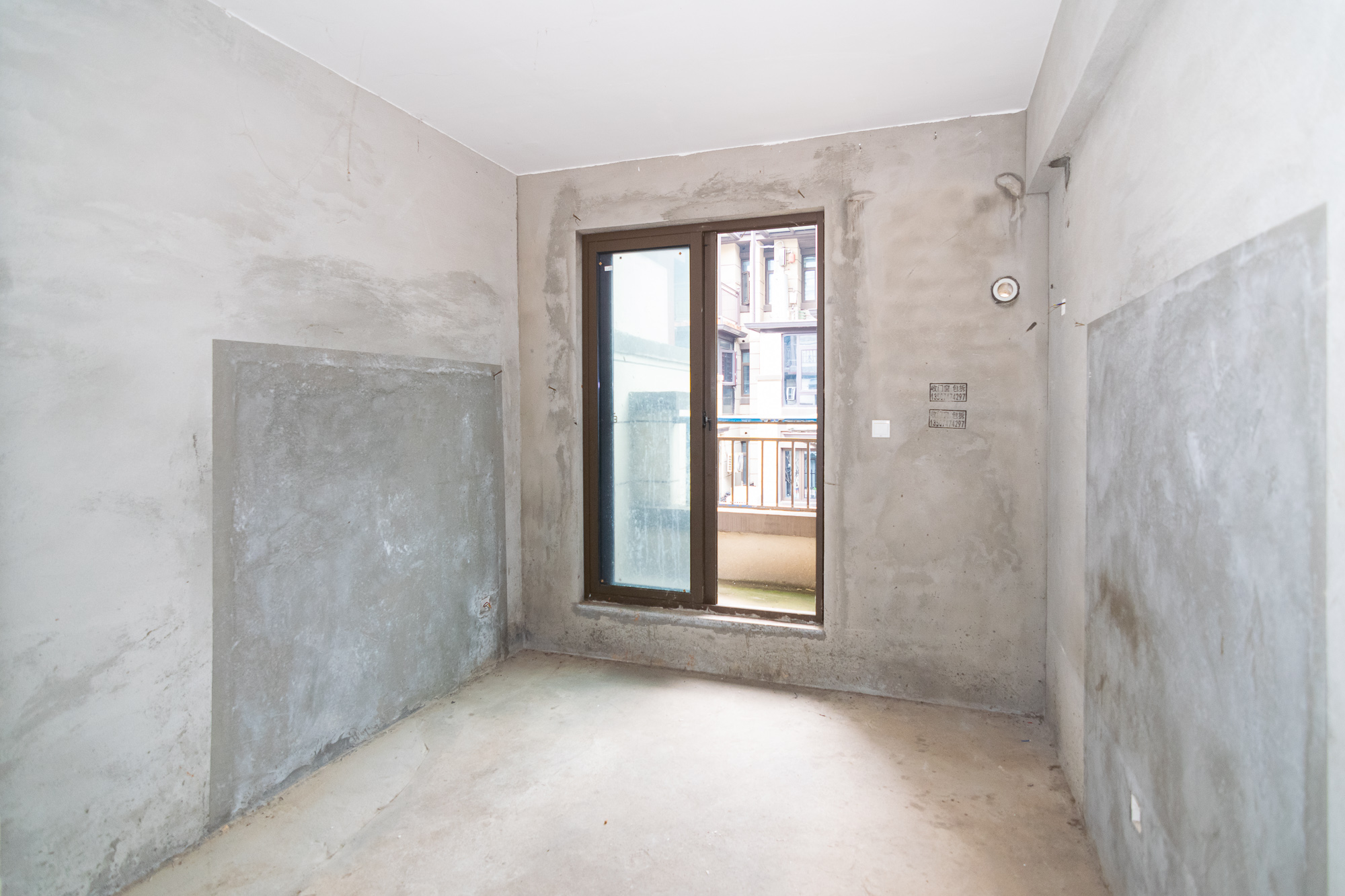 澳海望洲府  5室2厅3卫    352.0万 澳海望洲府  5室2厅3卫    352.0万卧室