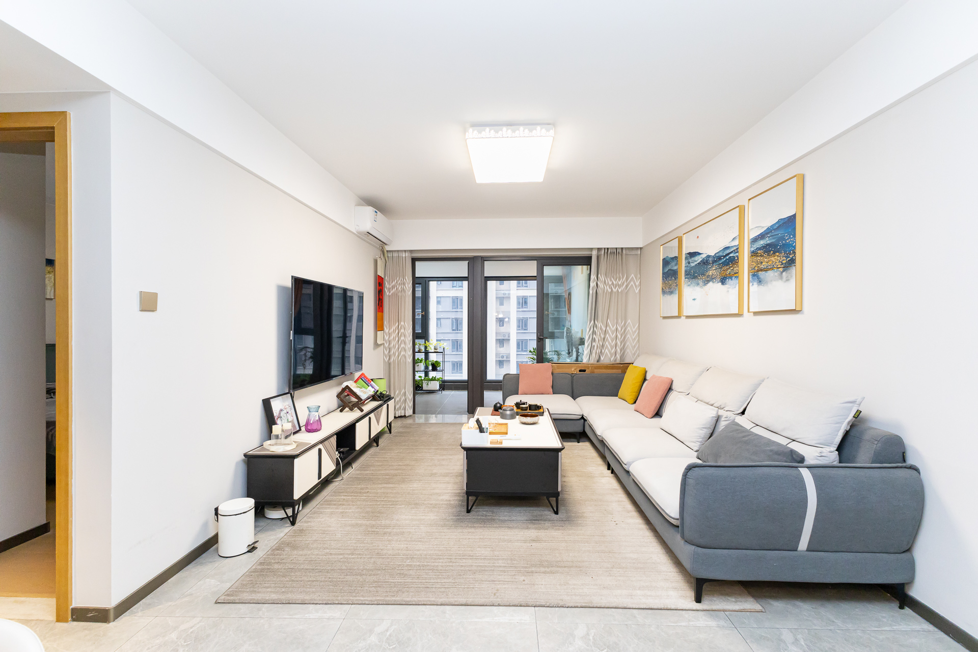 时代倾城四期 3室2厅2卫 77.5万 时代倾城四期 3室2厅2卫 77.5万客厅