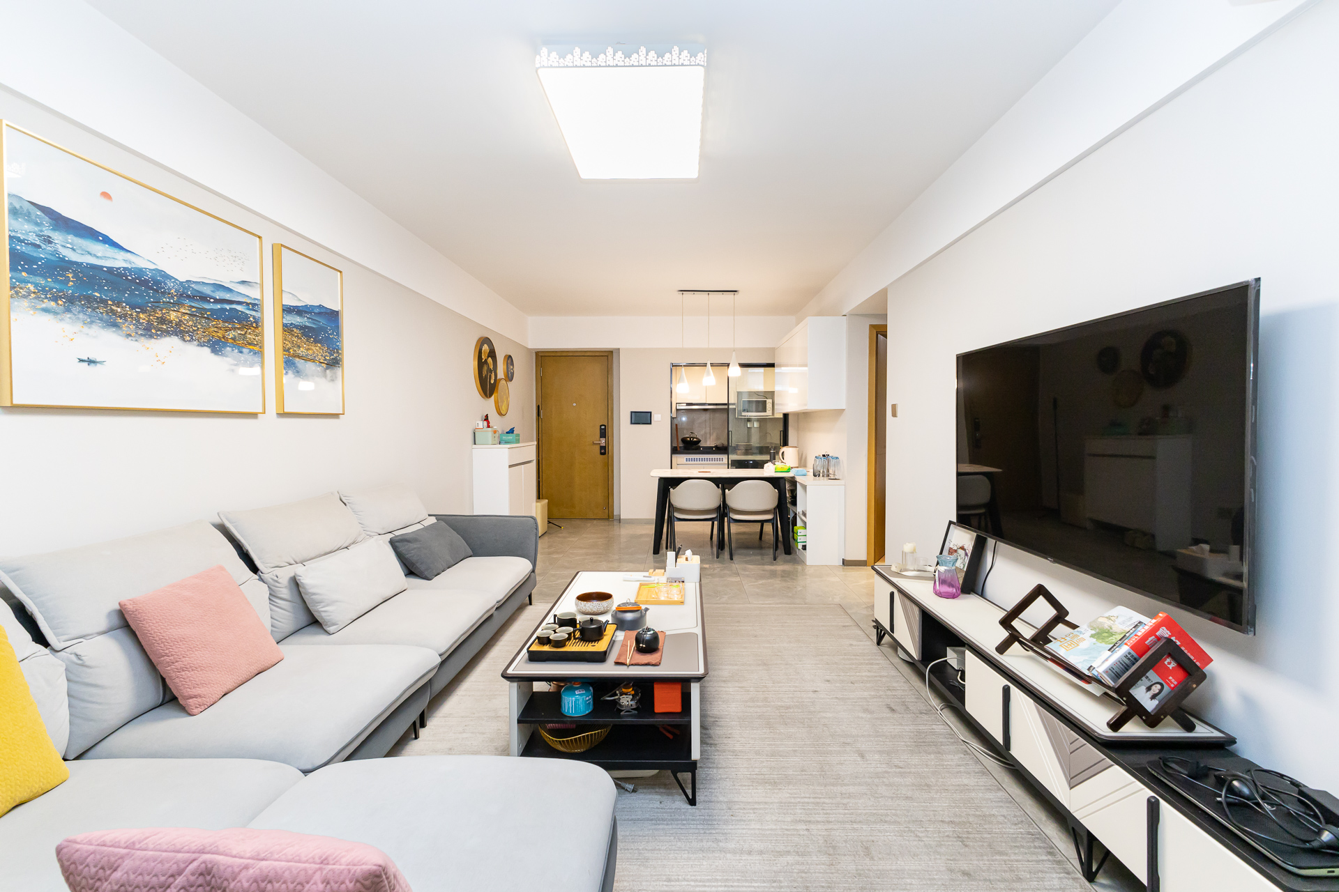 时代倾城四期 3室2厅2卫 77.5万 时代倾城四期 3室2厅2卫 77.5万客厅