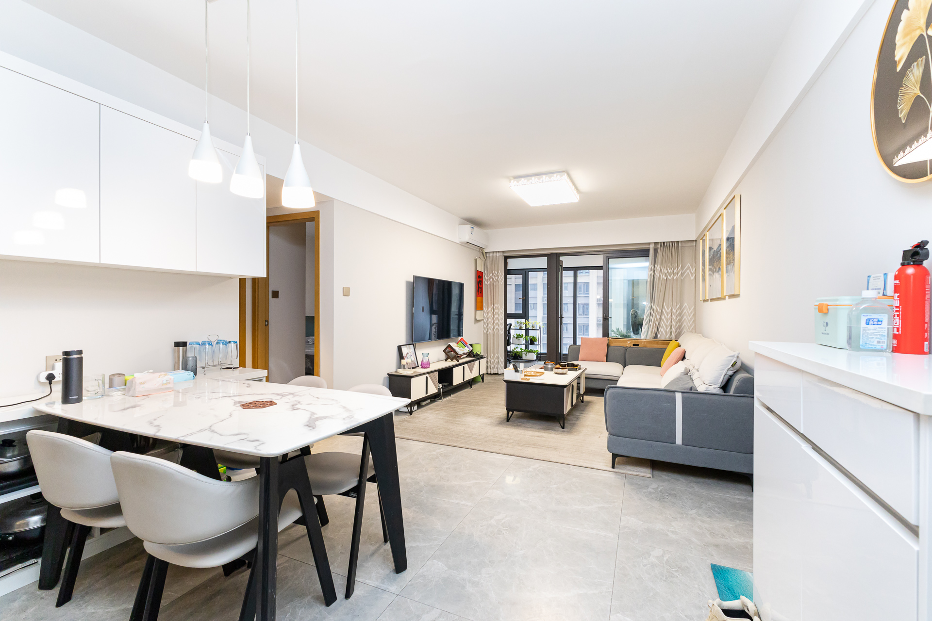 时代倾城四期 3室2厅2卫 77.5万 时代倾城四期 3室2厅2卫 77.5万客厅