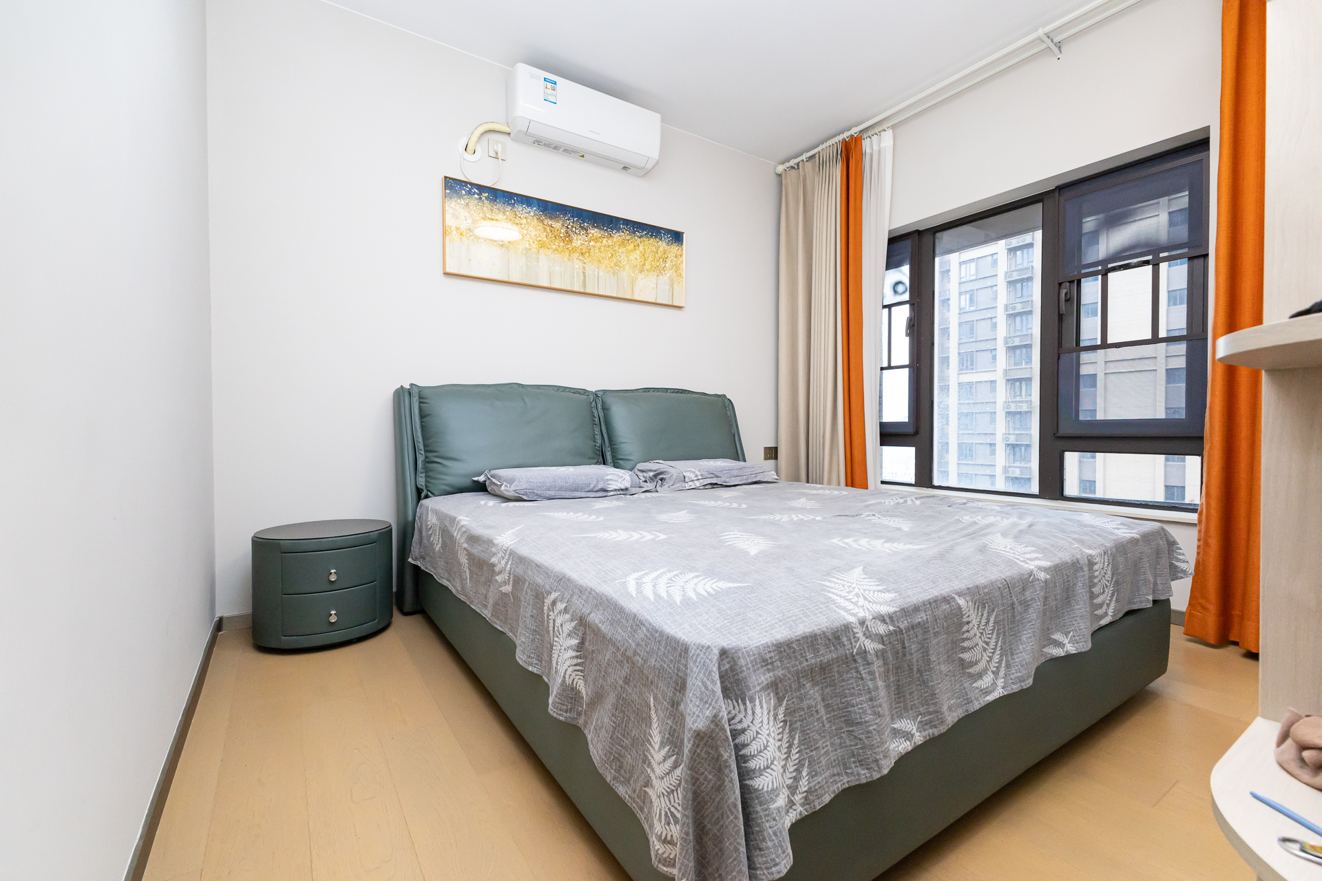 时代倾城四期 3室2厅2卫 77.5万 时代倾城四期 3室2厅2卫 77.5万卧室