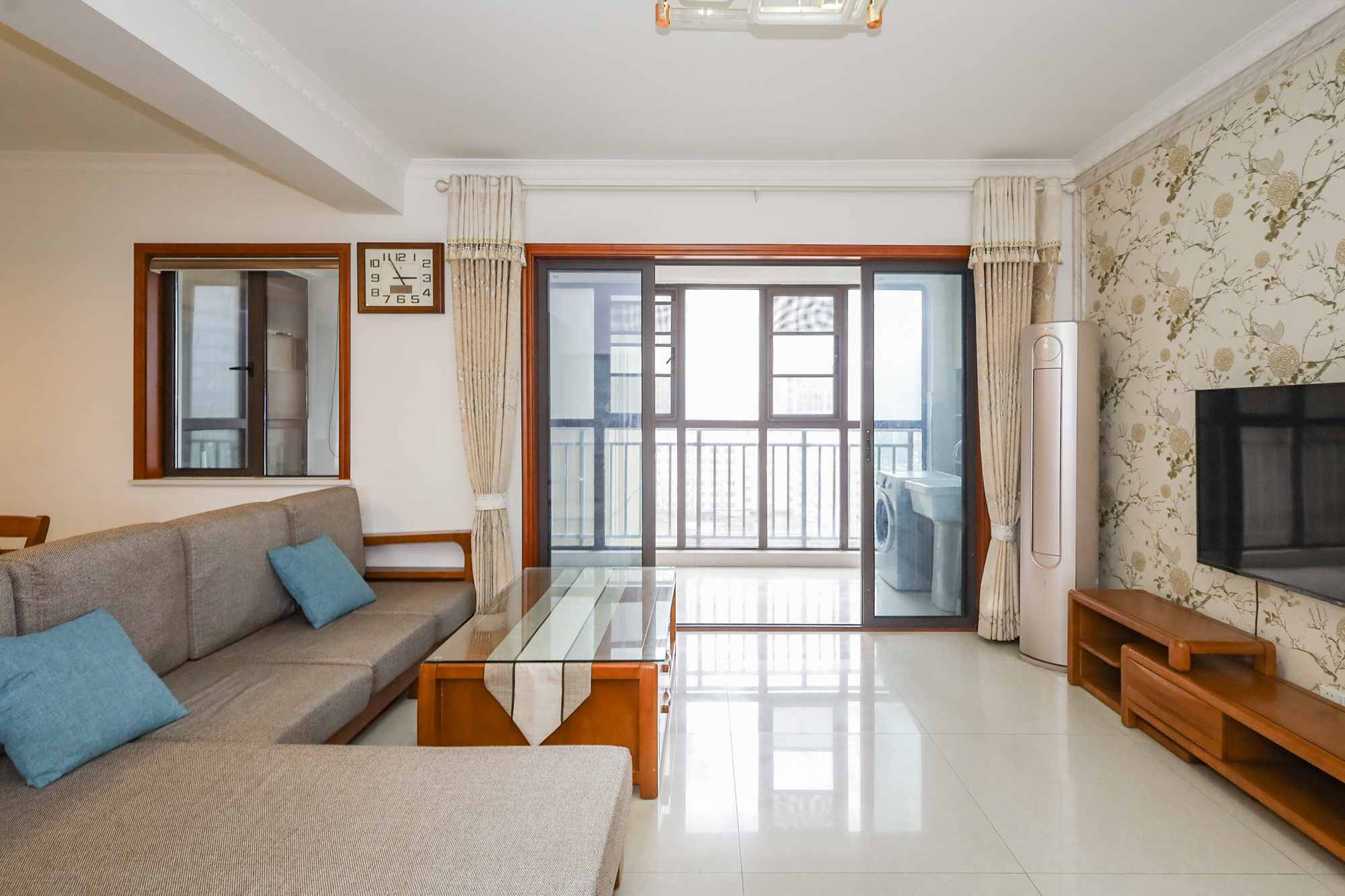 钰龙天下二期(钰龙佳园)  4室2厅2卫    245.0万 钰龙天下二期(钰龙佳园)  4室2厅2卫    245.0万客厅