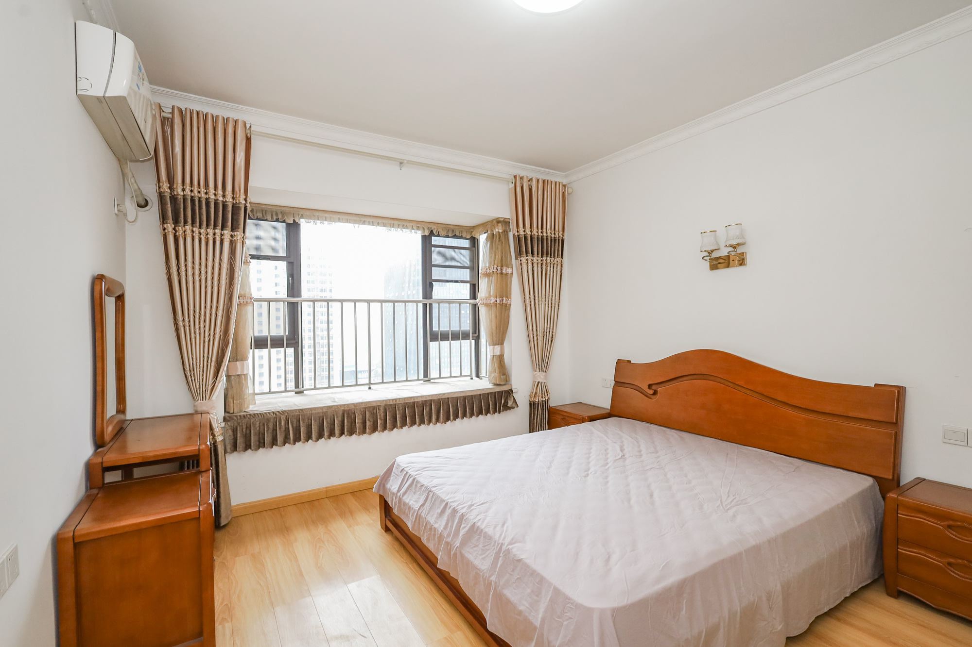 钰龙天下二期(钰龙佳园)  4室2厅2卫    245.0万 钰龙天下二期(钰龙佳园)  4室2厅2卫    245.0万卧室