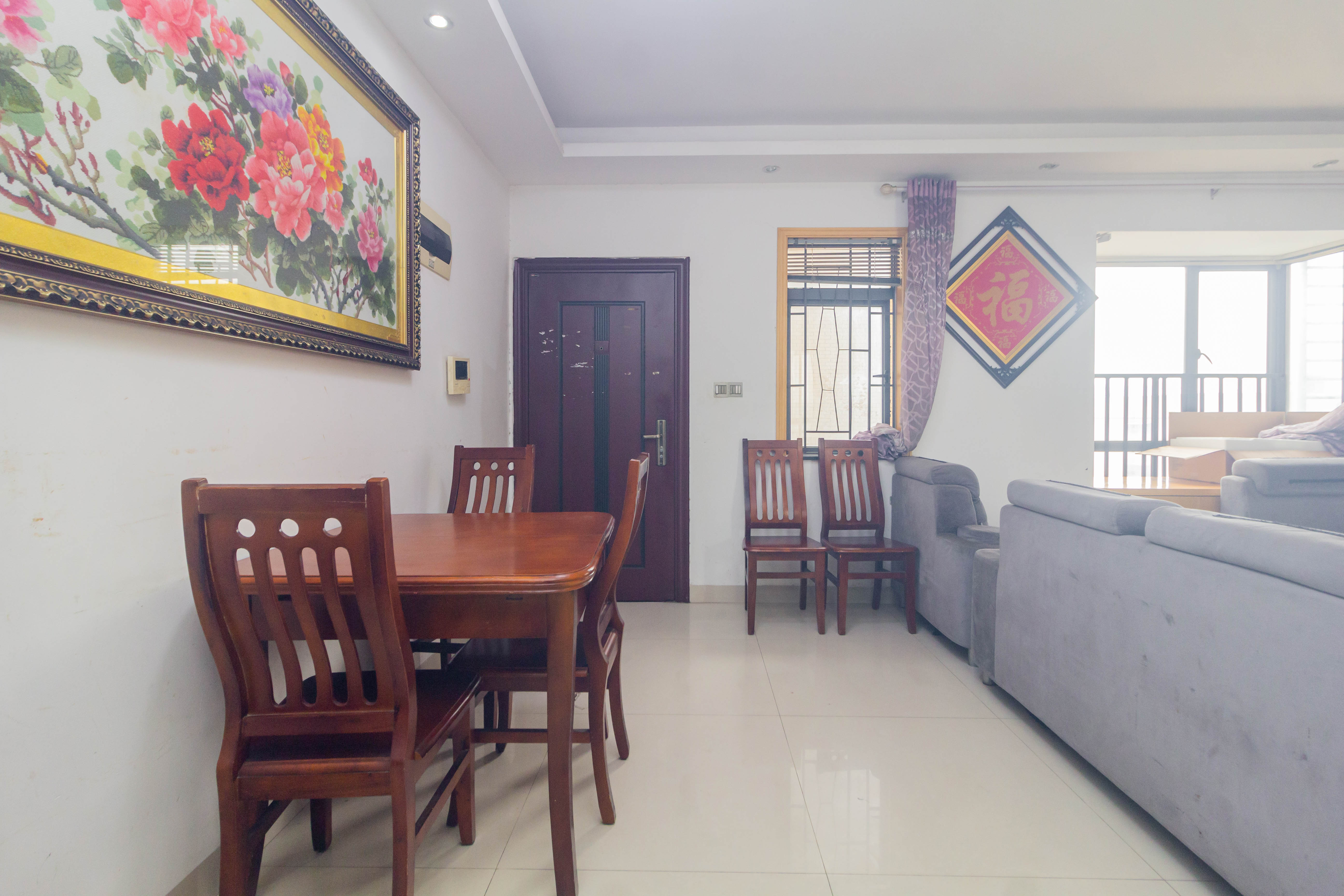 中国铁建国际城一期  4室2厅2卫    79.8万 中国铁建国际城一期  4室2厅2卫    79.8万客厅