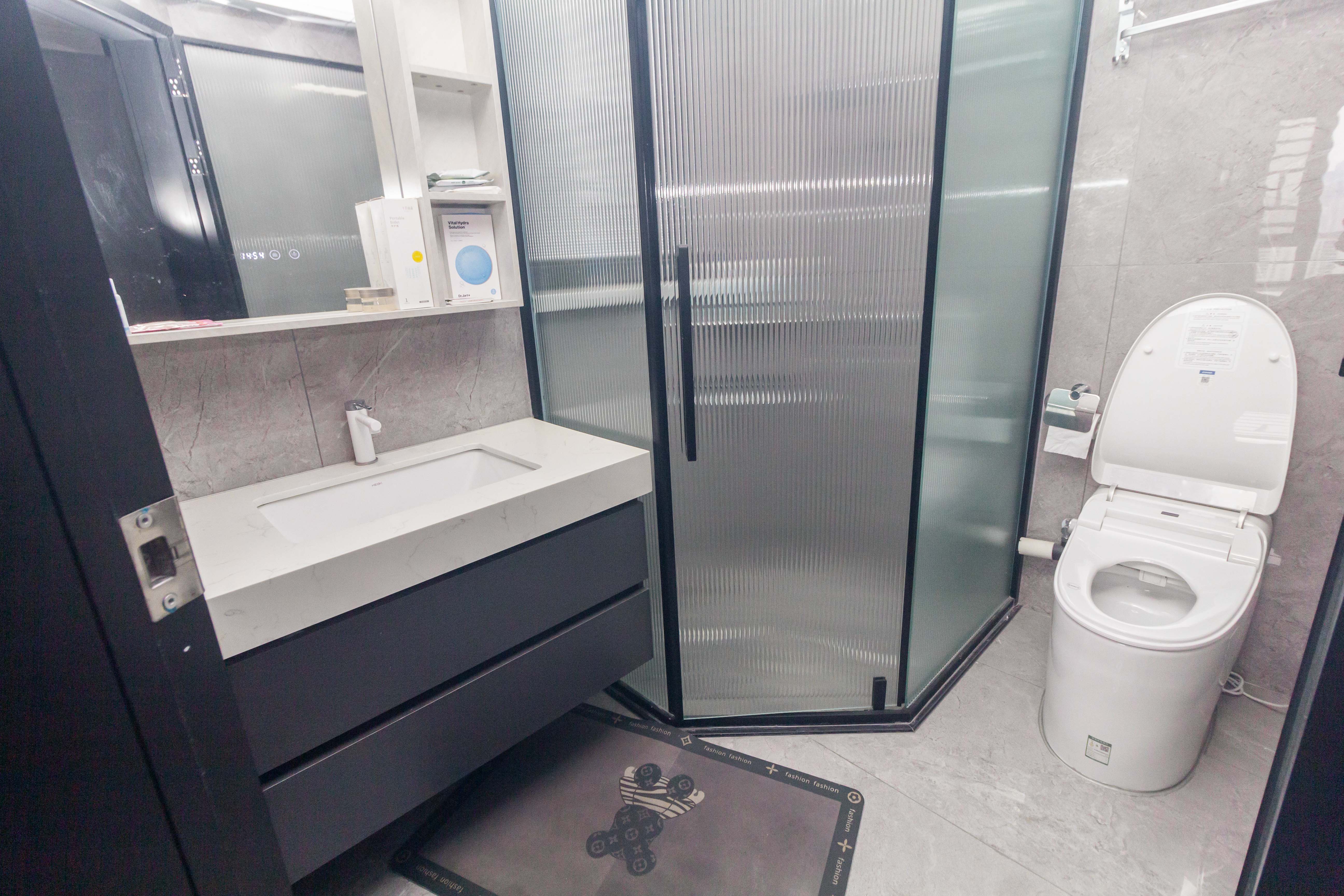 中交中央公园D3区  4室2厅2卫   208.00万卫生间
