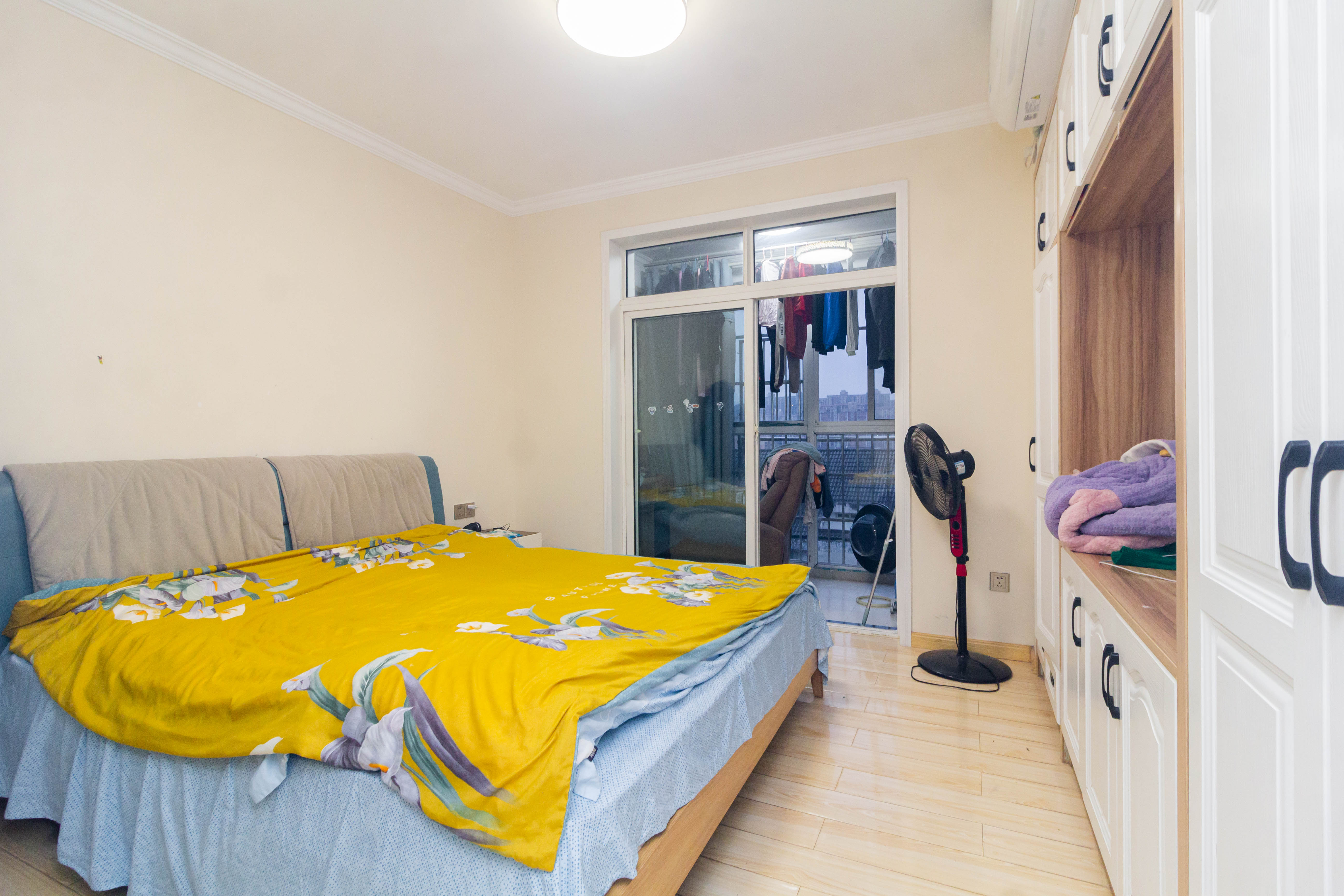 东岸锦城(东方人家) 3室2厅1卫 67.8万 东岸锦城(东方人家) 3室2厅1卫 67.8万卧室