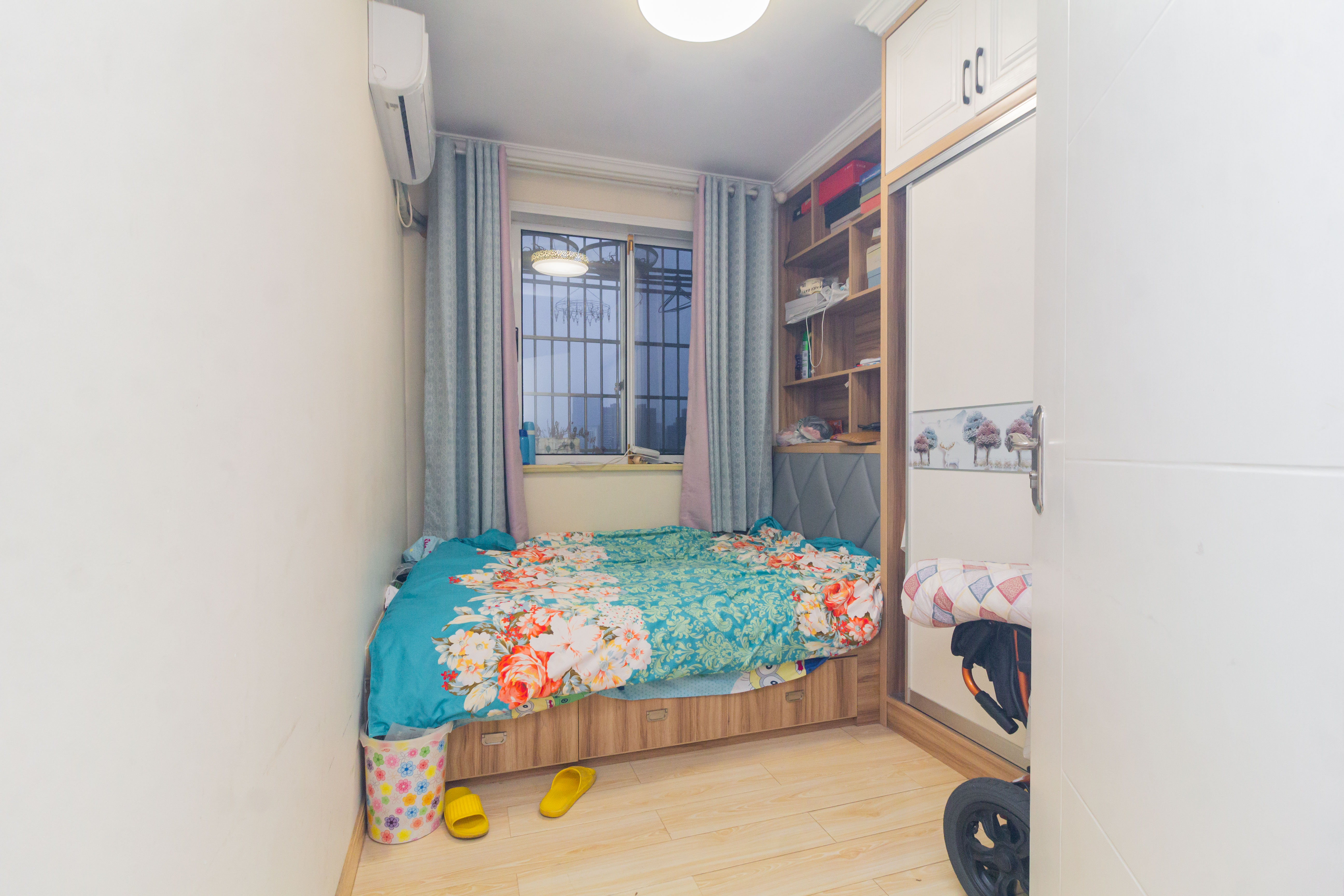 东岸锦城(东方人家) 3室2厅1卫 67.8万 东岸锦城(东方人家) 3室2厅1卫 67.8万卧室