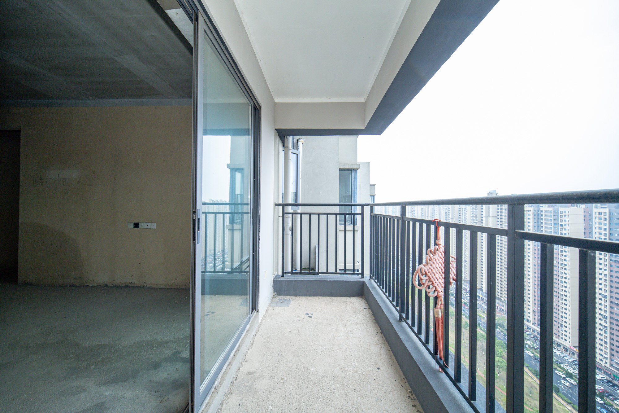 中建悦和城  4室2厅2卫   102.80万阳台