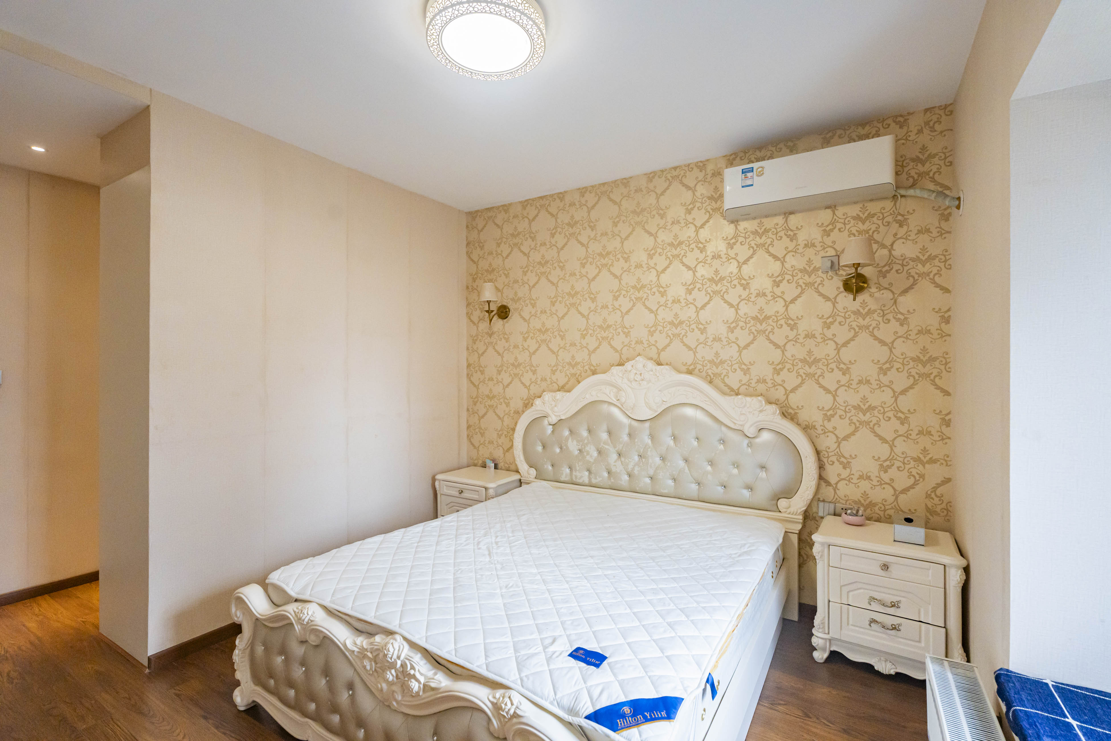 绿洲花园  3室2厅2卫    125.0万 绿洲花园  3室2厅2卫    125.0万卧室