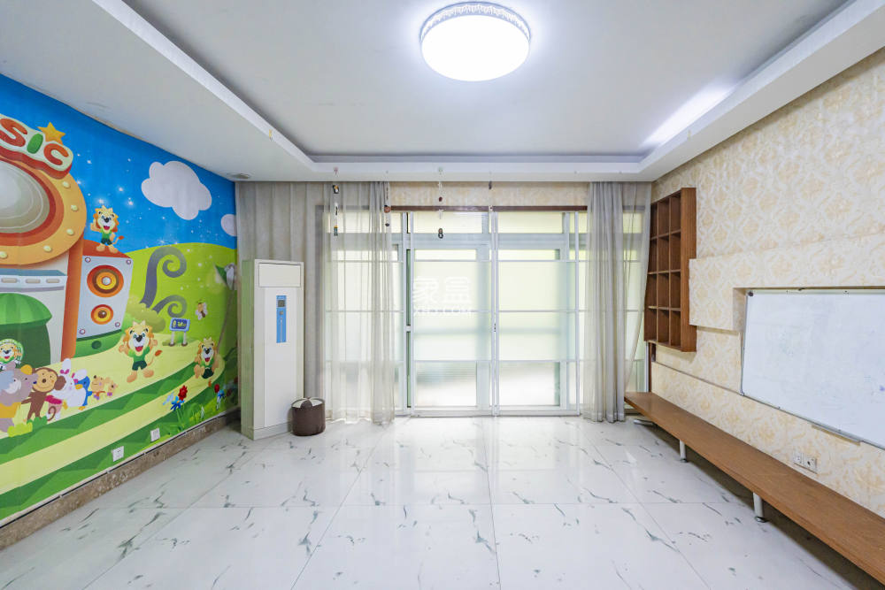 左岸春天  4室2厅2卫    115.0万