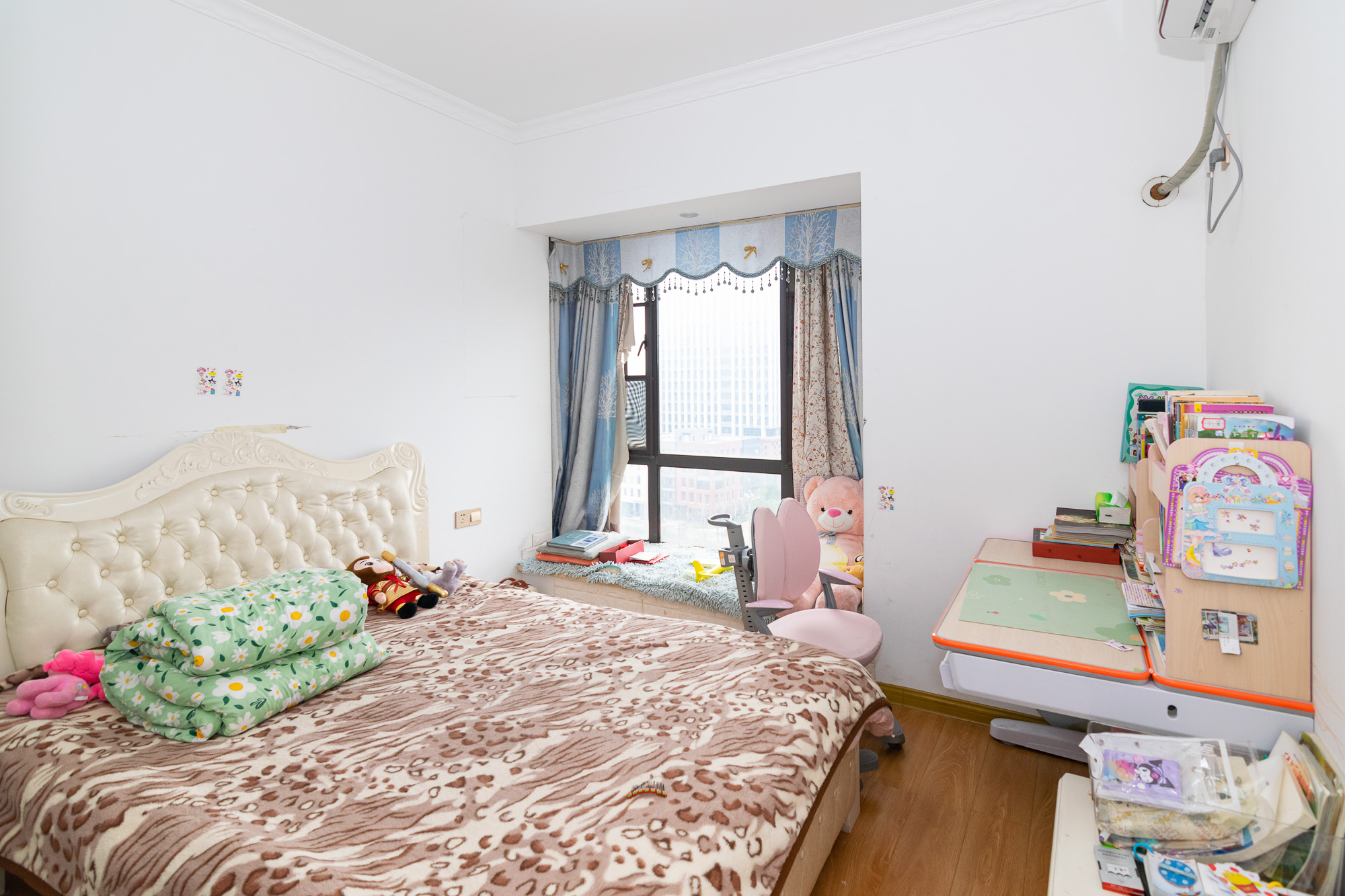 湖南报业文化城(米地亚家园) 3室2厅2卫 93.0万 湖南报业文化城(米地亚家园) 3室2厅2卫 93.0万卧室