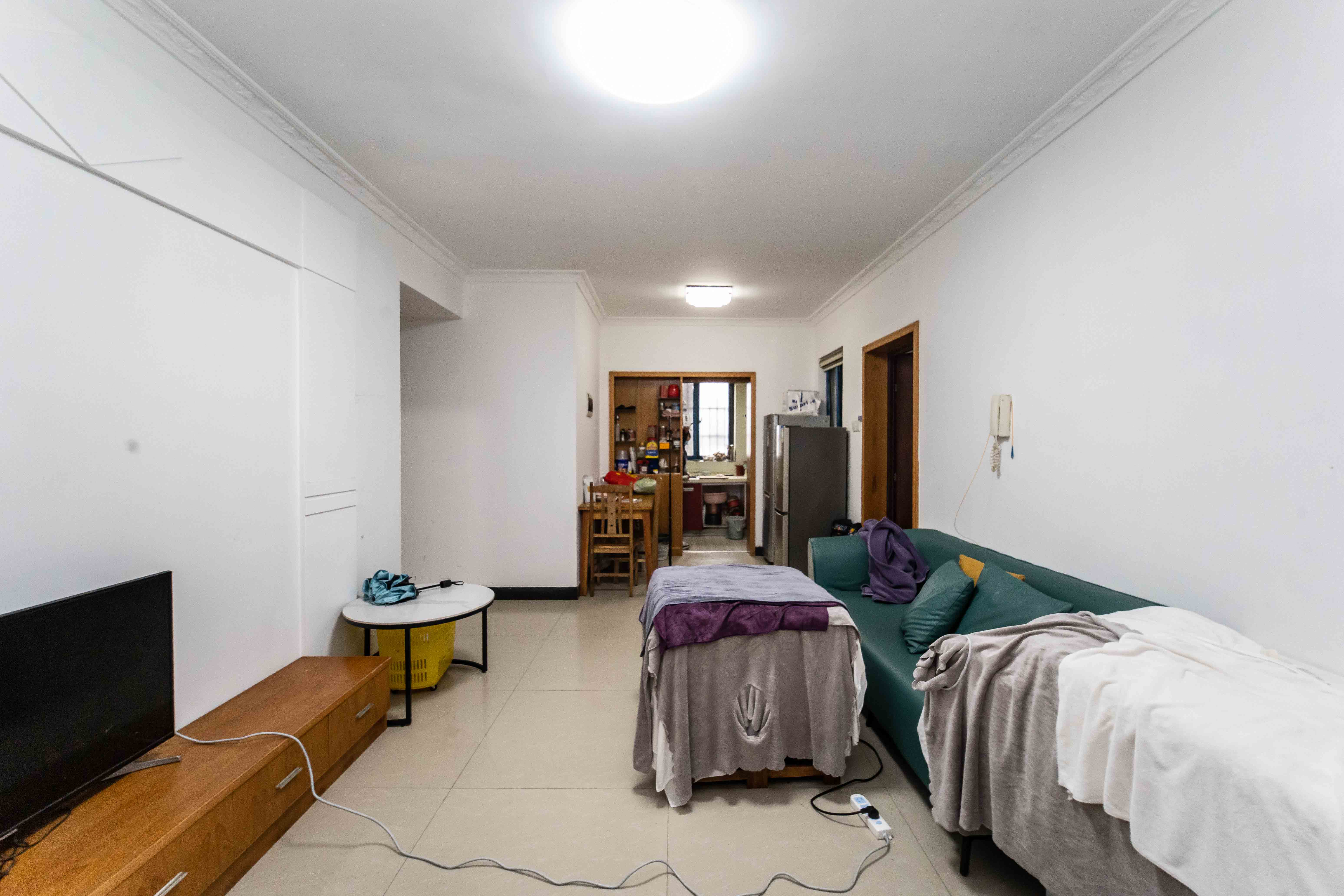 东玺门  3室2厅1卫    75.0万客厅