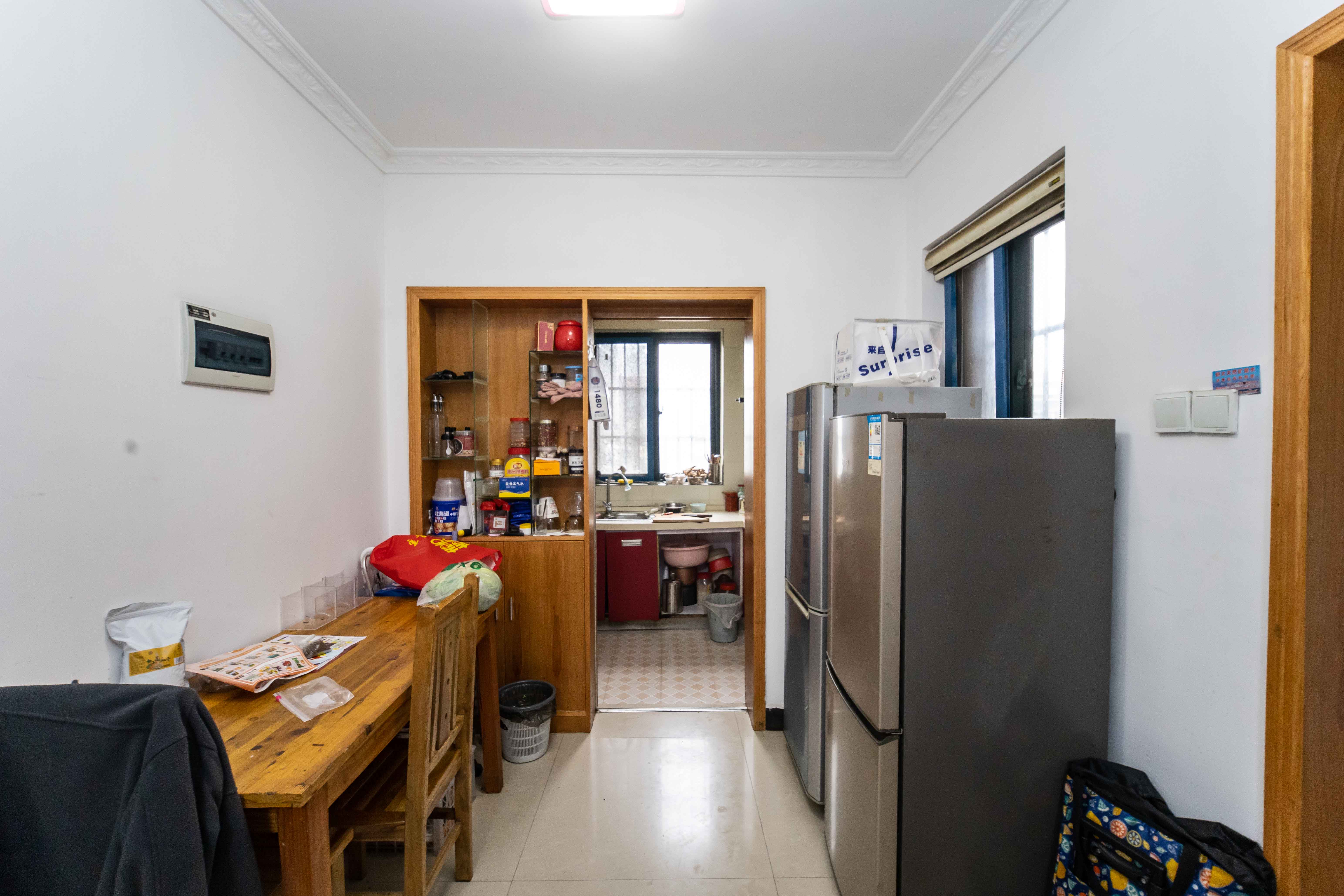 东玺门  3室2厅1卫    75.0万卧室