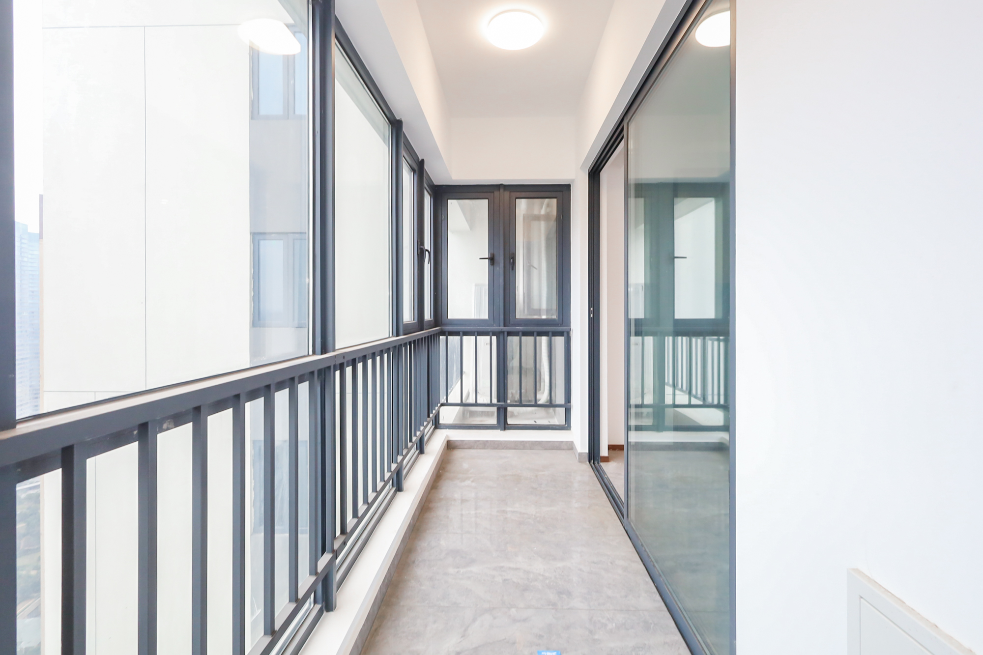 滨江府1913  4室2厅3卫    450.0万 滨江府1913  4室2厅3卫    450.0万阳台