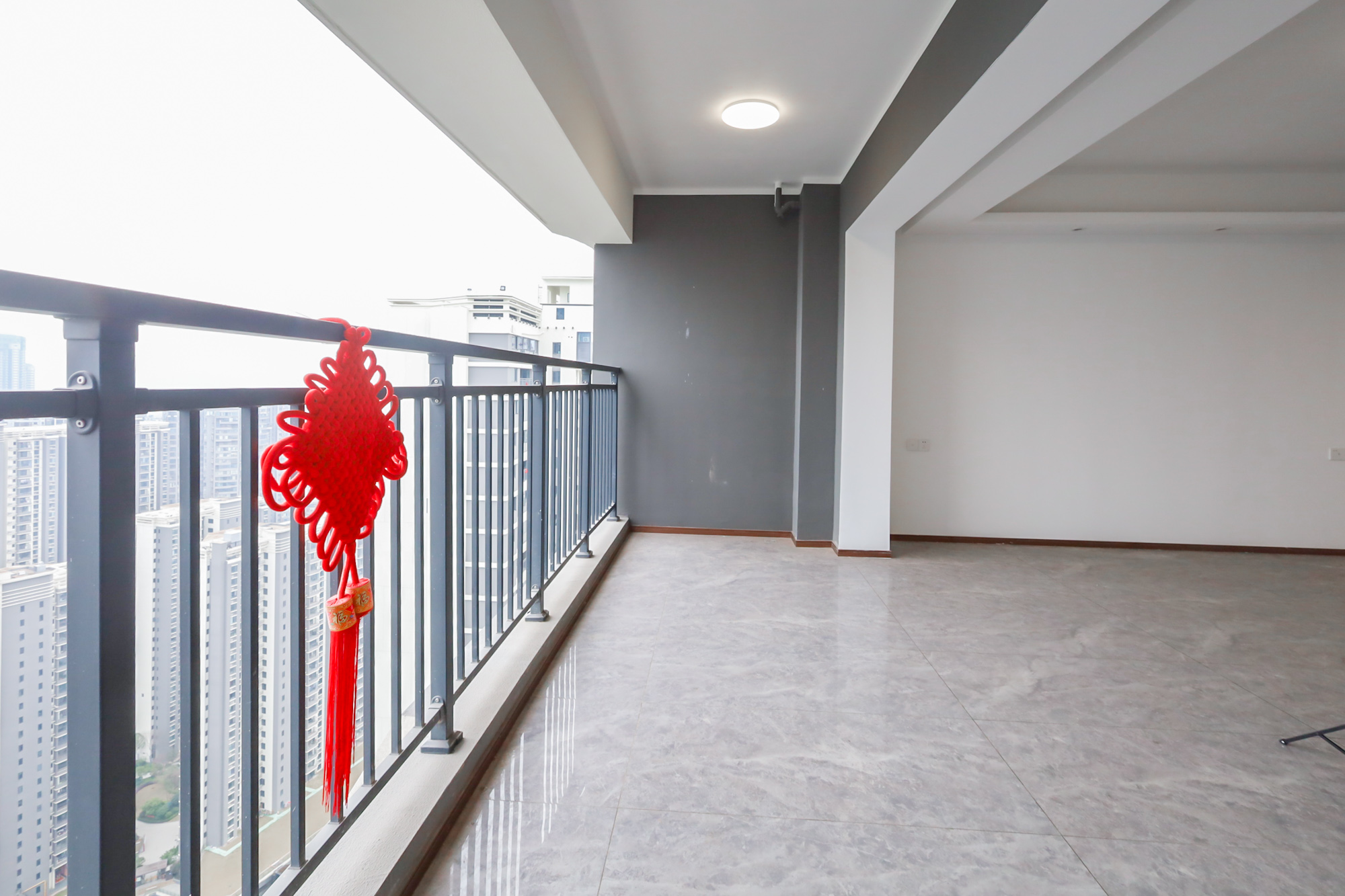 滨江府1913  4室2厅3卫    450.0万 滨江府1913  4室2厅3卫    450.0万阳台