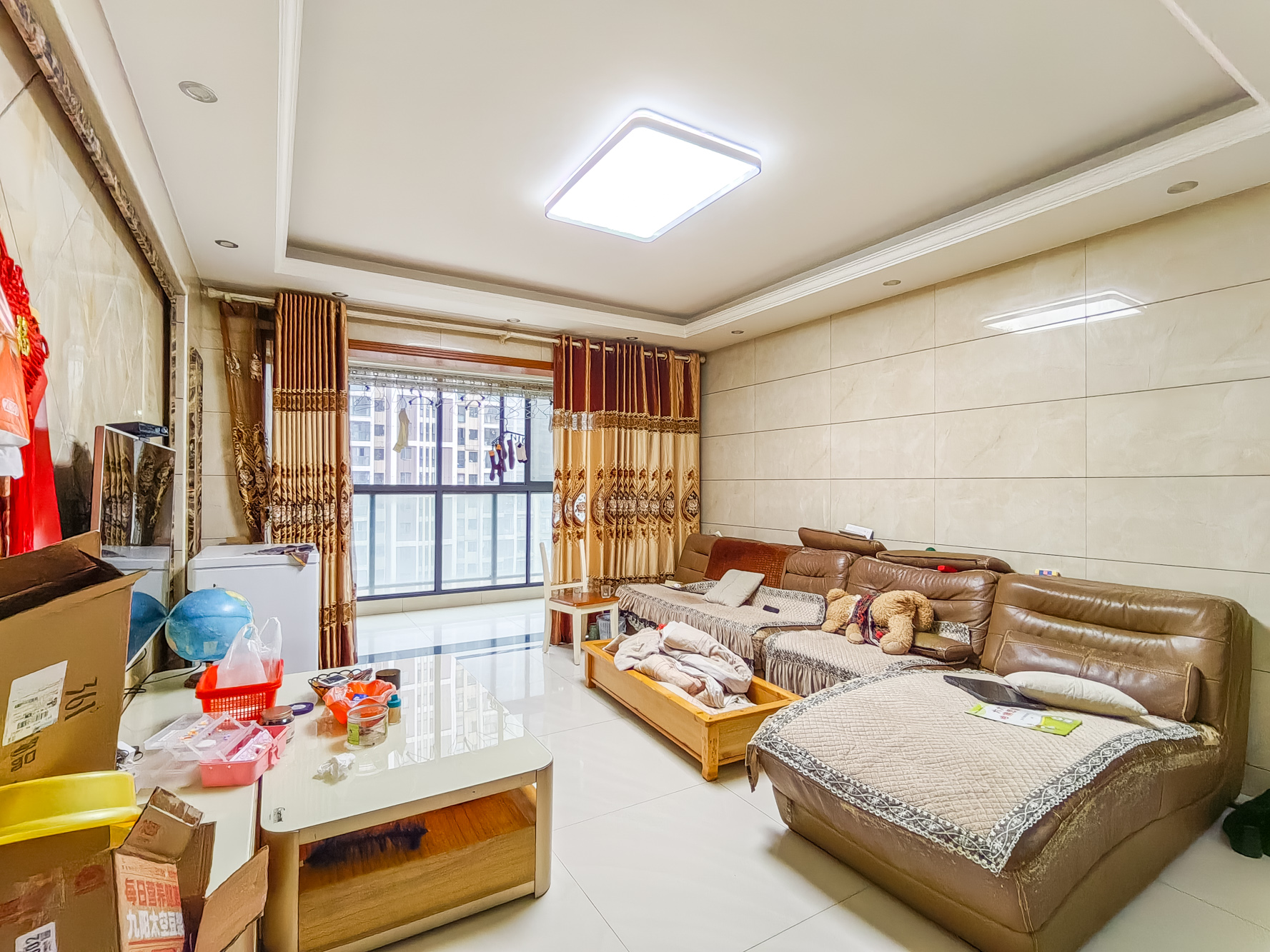 蓝山郡 3室2厅2卫 89.9万 蓝山郡 3室2厅2卫 89.9万客厅