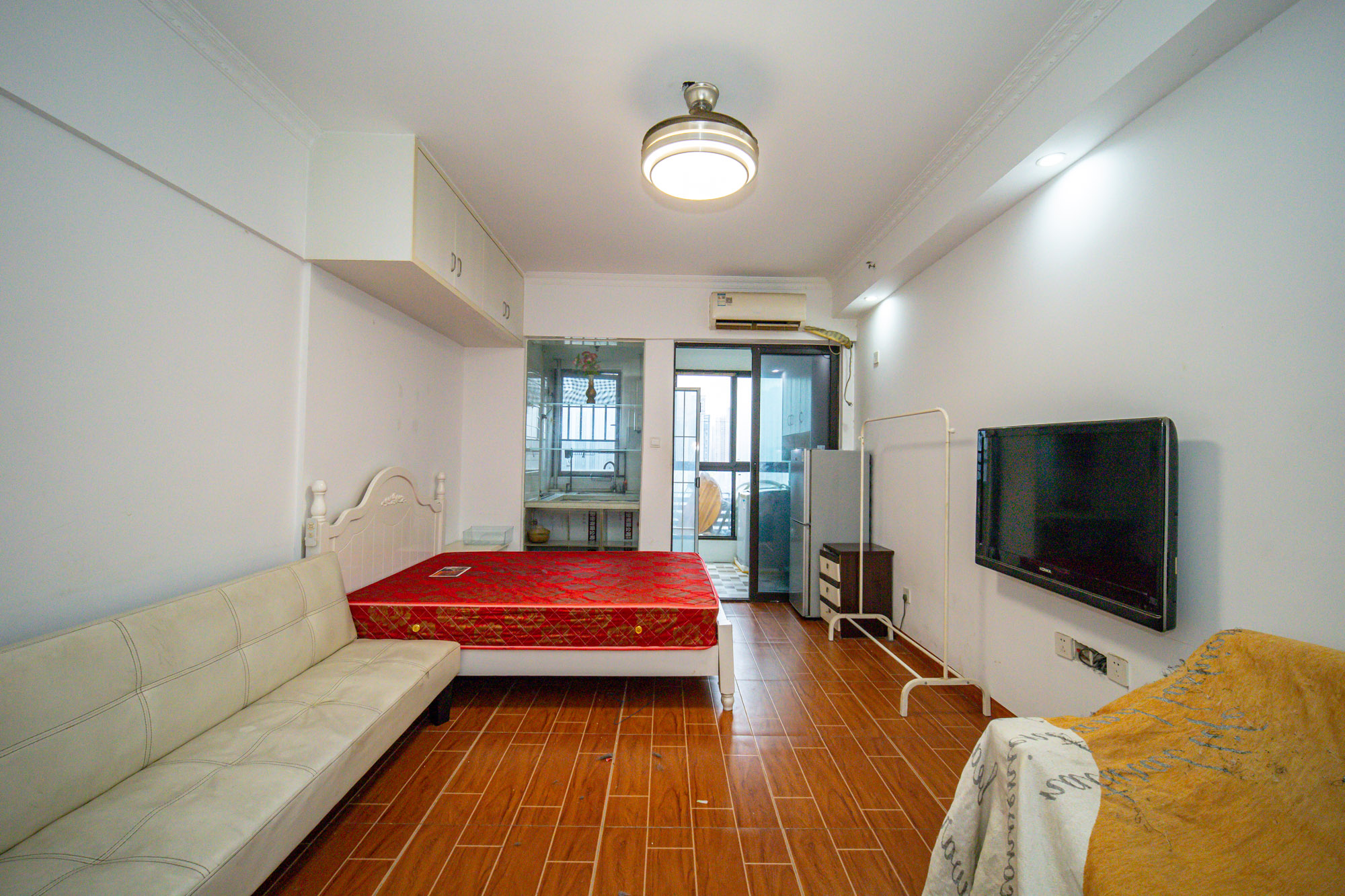 国泰九龙湾  1室1厅1卫    36.0万 国泰九龙湾  1室1厅1卫    36.0万客厅