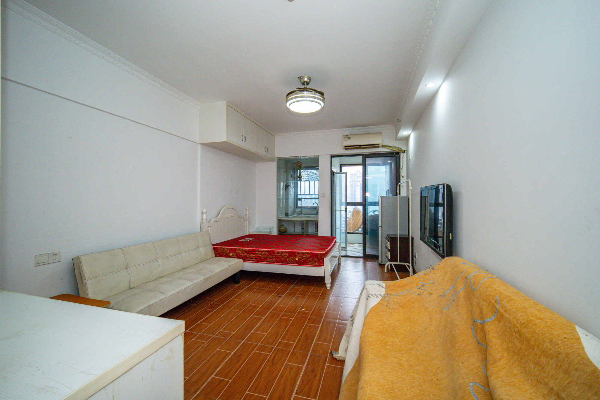 国泰九龙湾  1室1厅1卫    36.0万 国泰九龙湾  1室1厅1卫    36.0万客厅