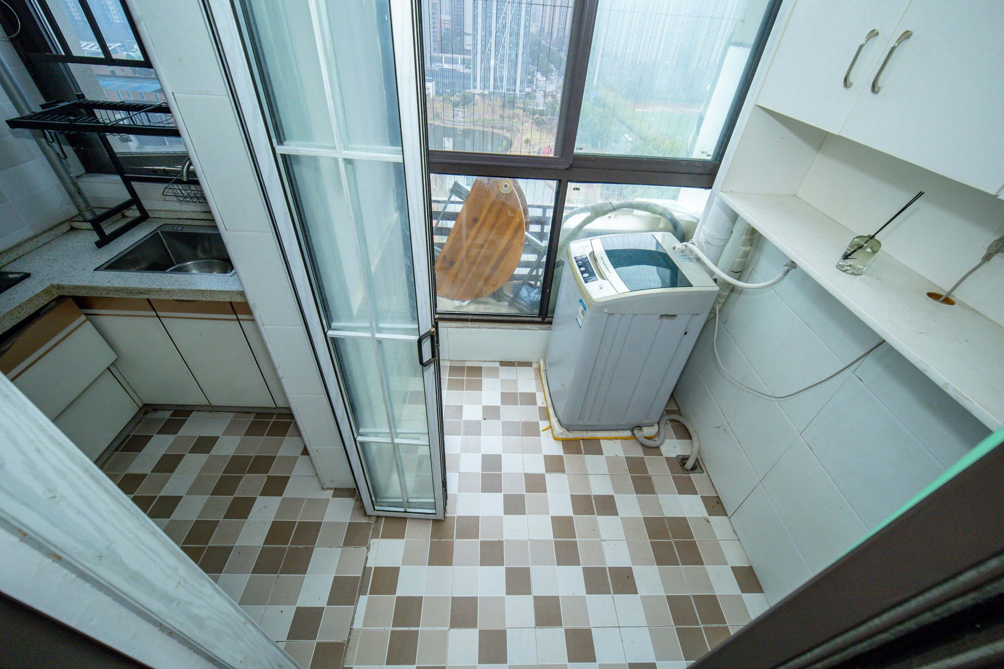 国泰九龙湾  1室1厅1卫    36.0万 国泰九龙湾  1室1厅1卫    36.0万阳台