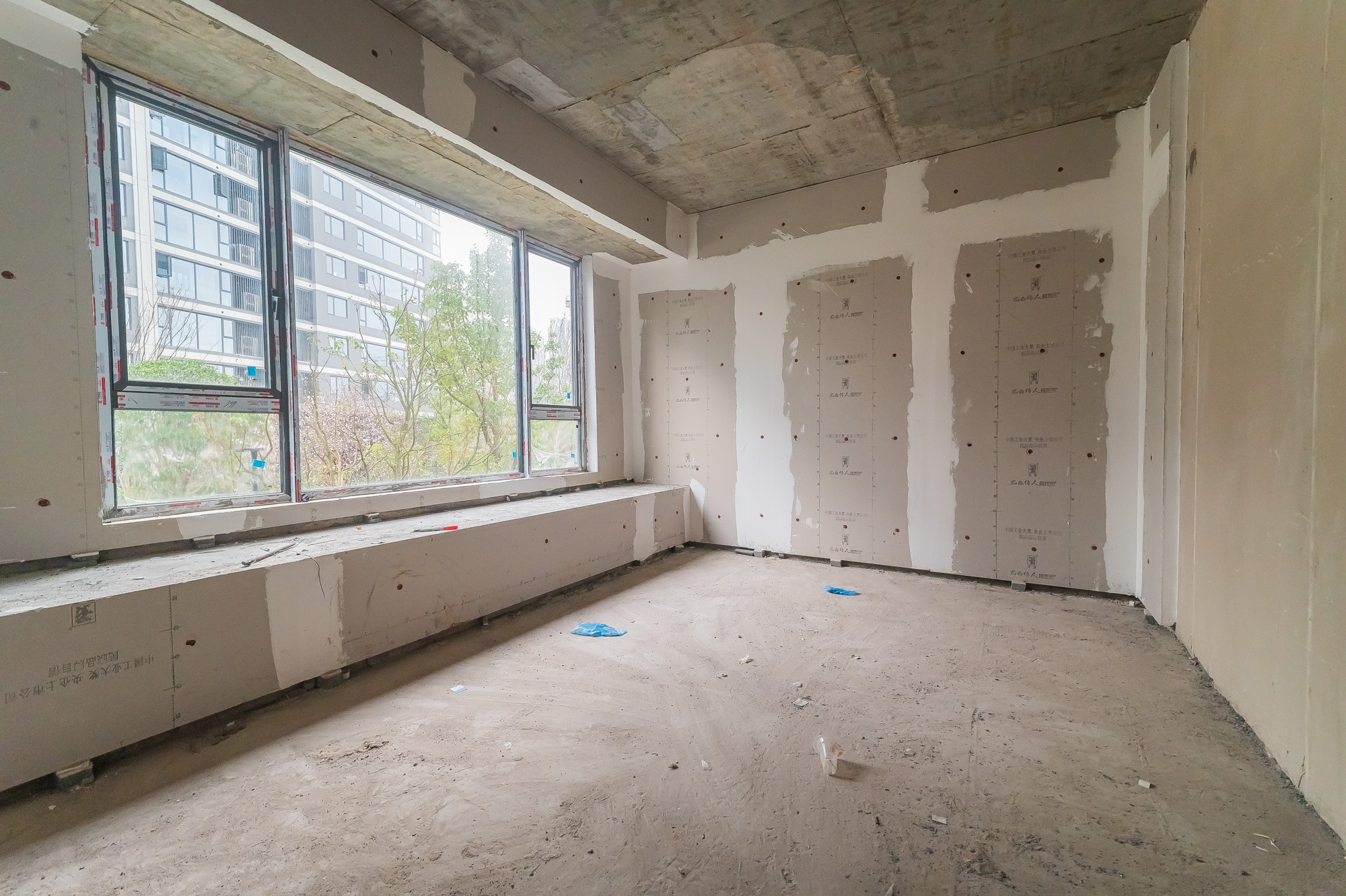 万科松湖天地 6室2厅6卫 628.0万 万科松湖天地 6室2厅6卫 628.0万其他