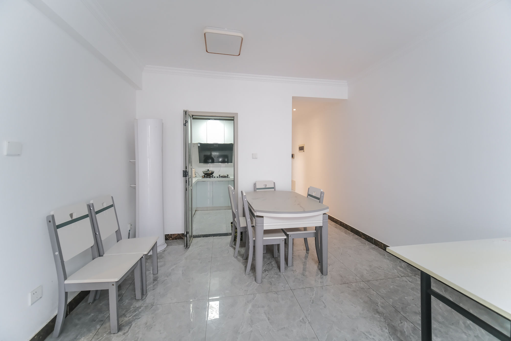 和悦城(蟠龙景苑) 3室2厅1卫 78.0万 和悦城(蟠龙景苑) 3室2厅1卫 78.0万客厅