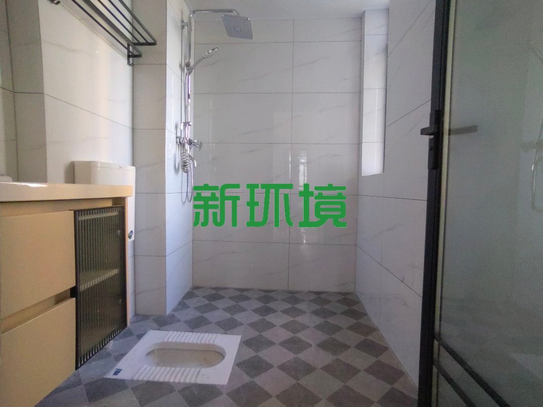 中天鹭鸶湾龙庭二期  4室2厅2卫   85.00万客厅
