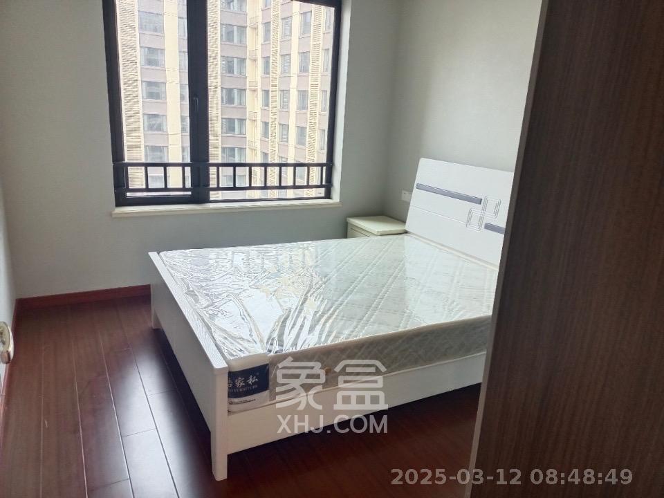 中海珑悦府  4室2厅2卫   3500.00元/月室内图