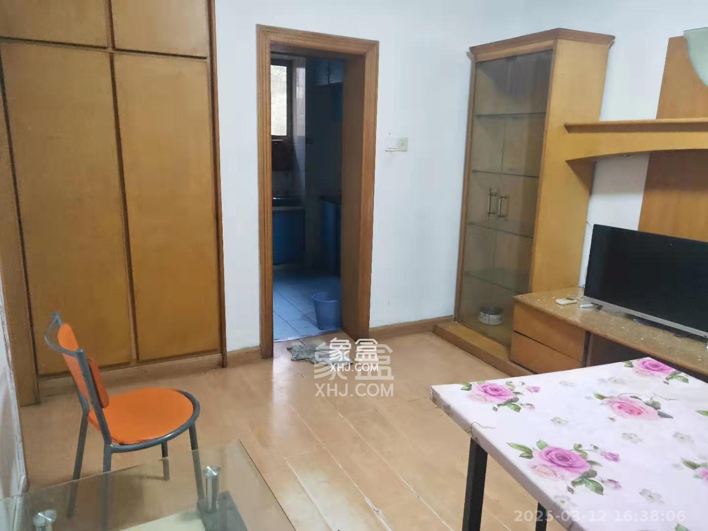 红旗区四片 2室1厅1卫 1600.0元/月 红旗区四片 2室1厅1卫 1600.0元/月室内图