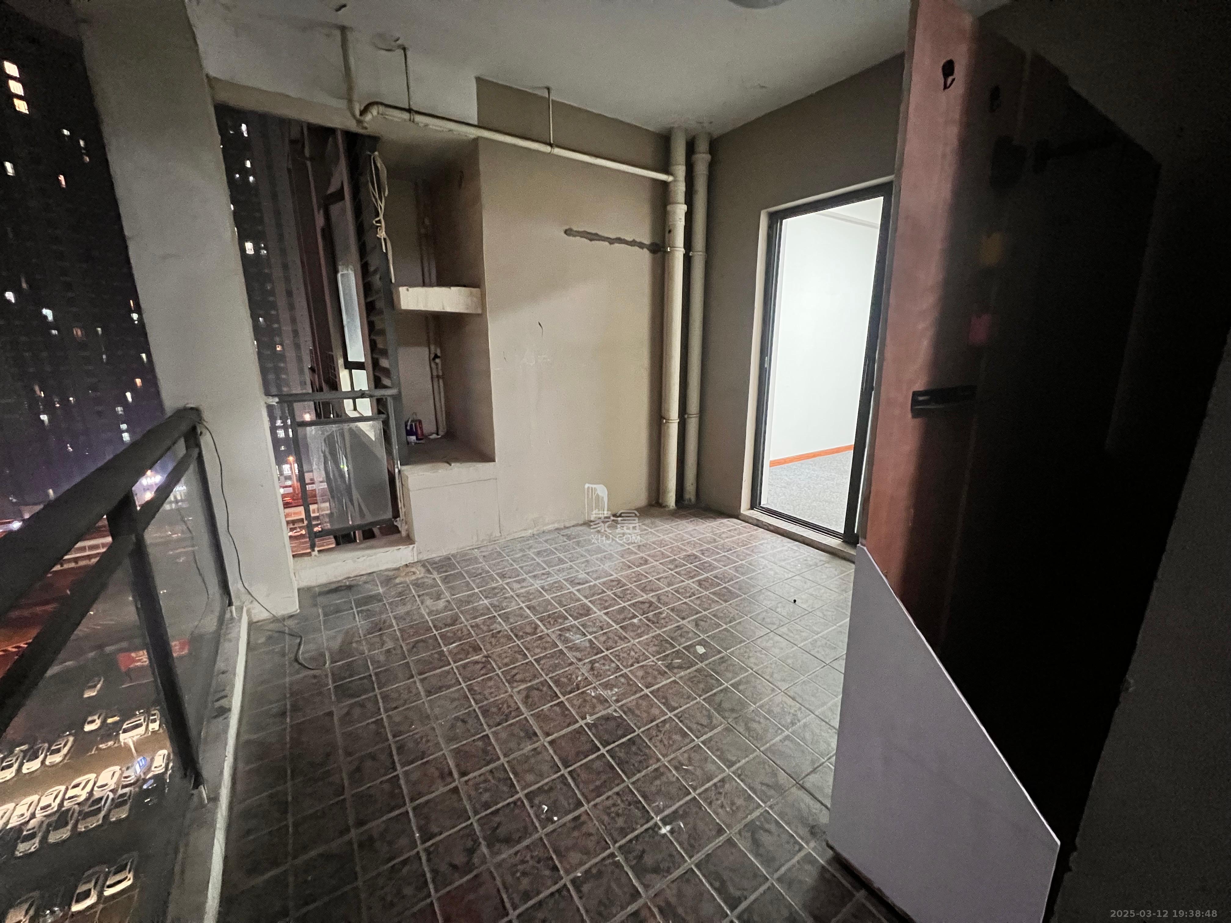 归心苑 4室2厅2卫 3800.0元/月 归心苑 4室2厅2卫 3800.0元/月室内图