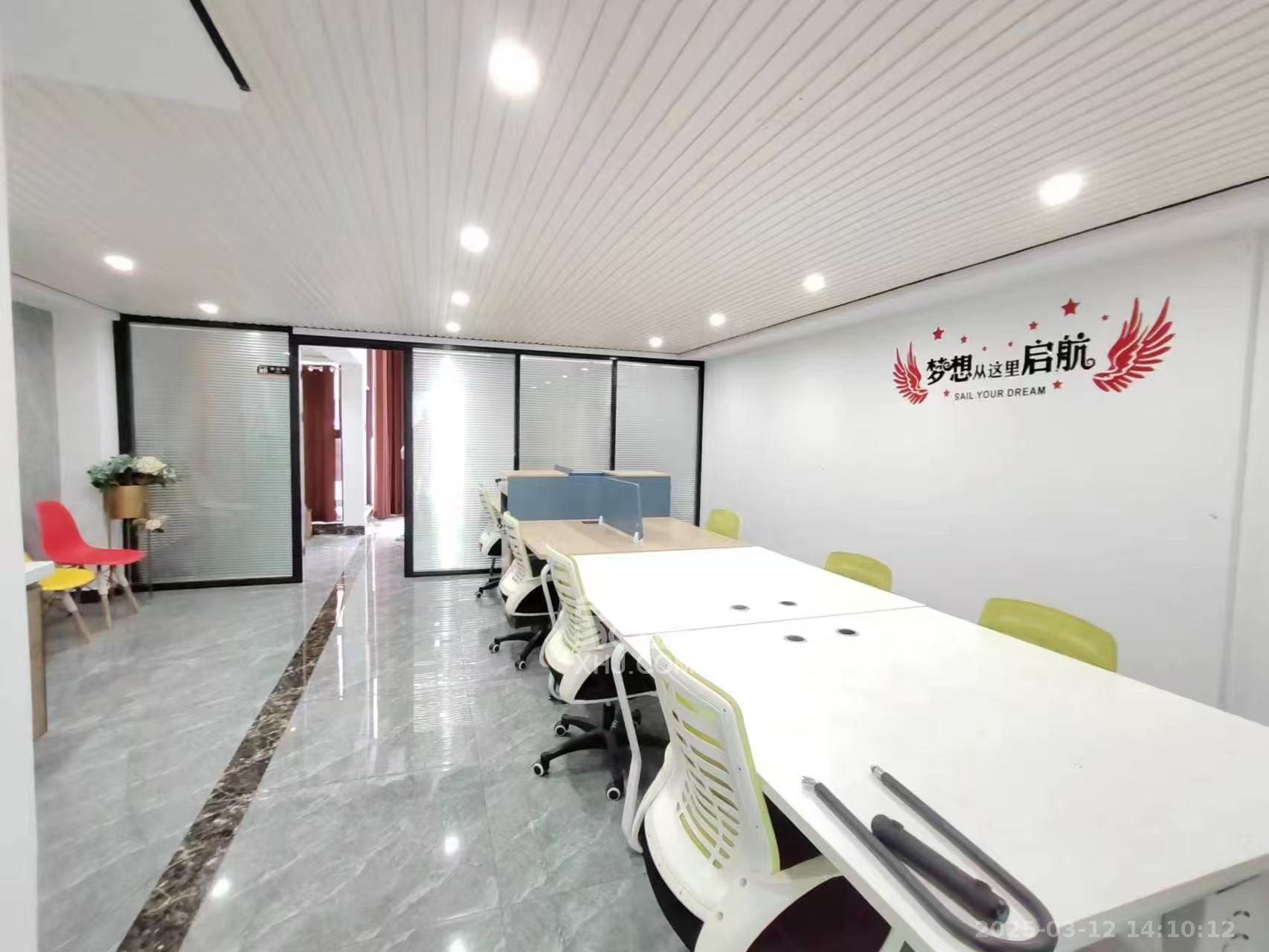 金科时代中心 1室1厅1卫 2000.0元/月 金科时代中心 1室1厅1卫 2000.0元/月室内图