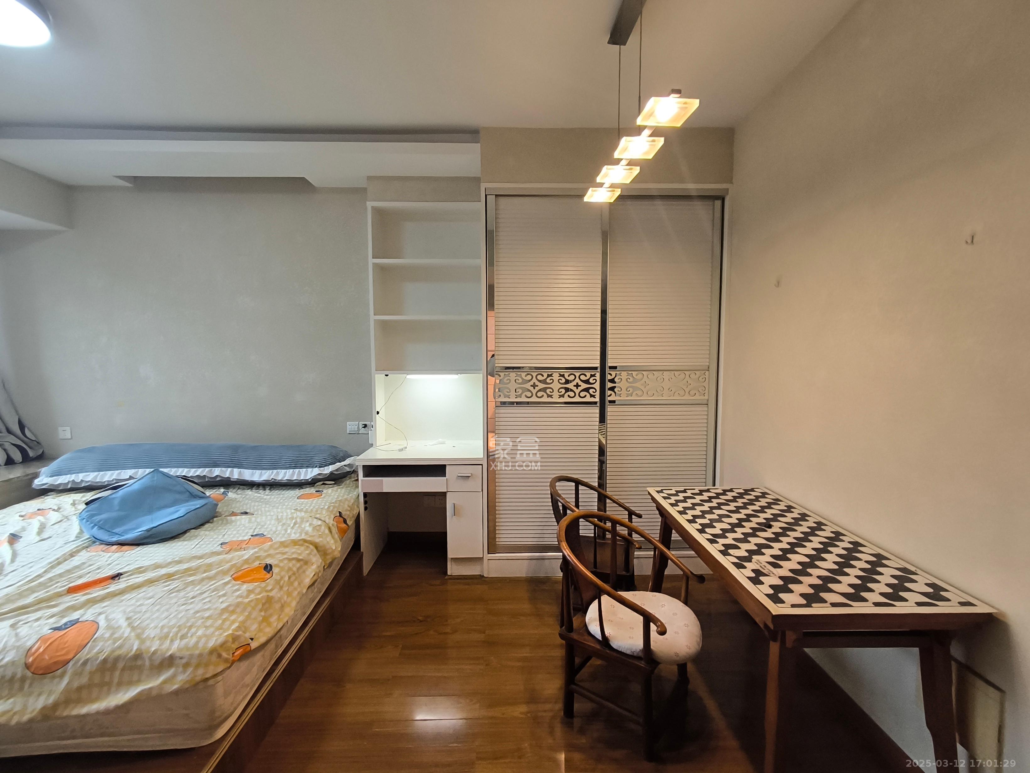 中信城市广场（中信新城一期）  1室0厅1卫   1300.00元/月
