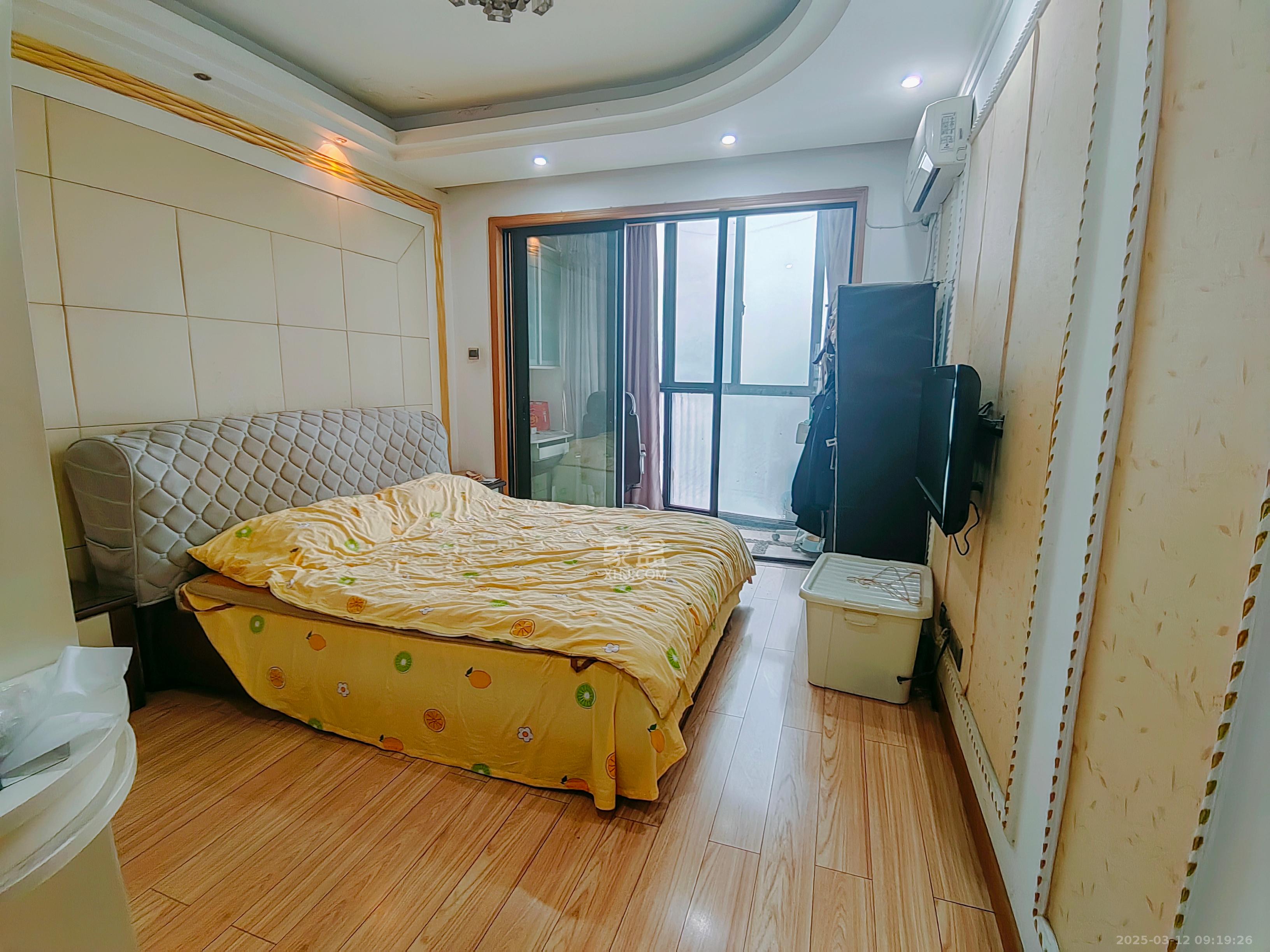 阳光100三期  3室2厅1卫   3000.00元/月室内图
